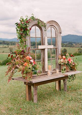 antiques outdoor backdrop window backdrops decor ceremony fab ways incorporate into antique altar church theknot decorations flowers boda dcor cross