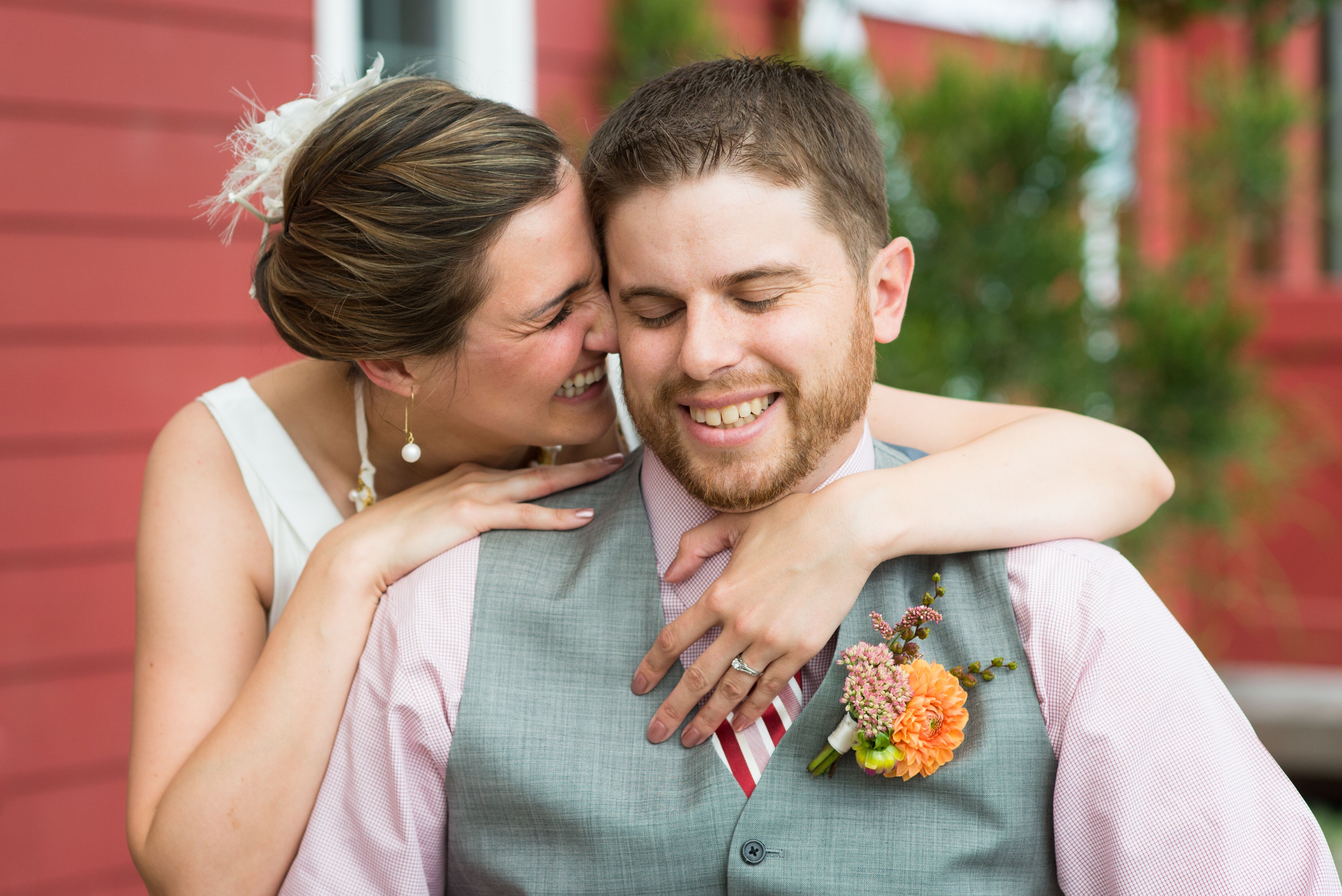 A Bright Diy Wedding At Red Barn Studios In Chehalis Washington