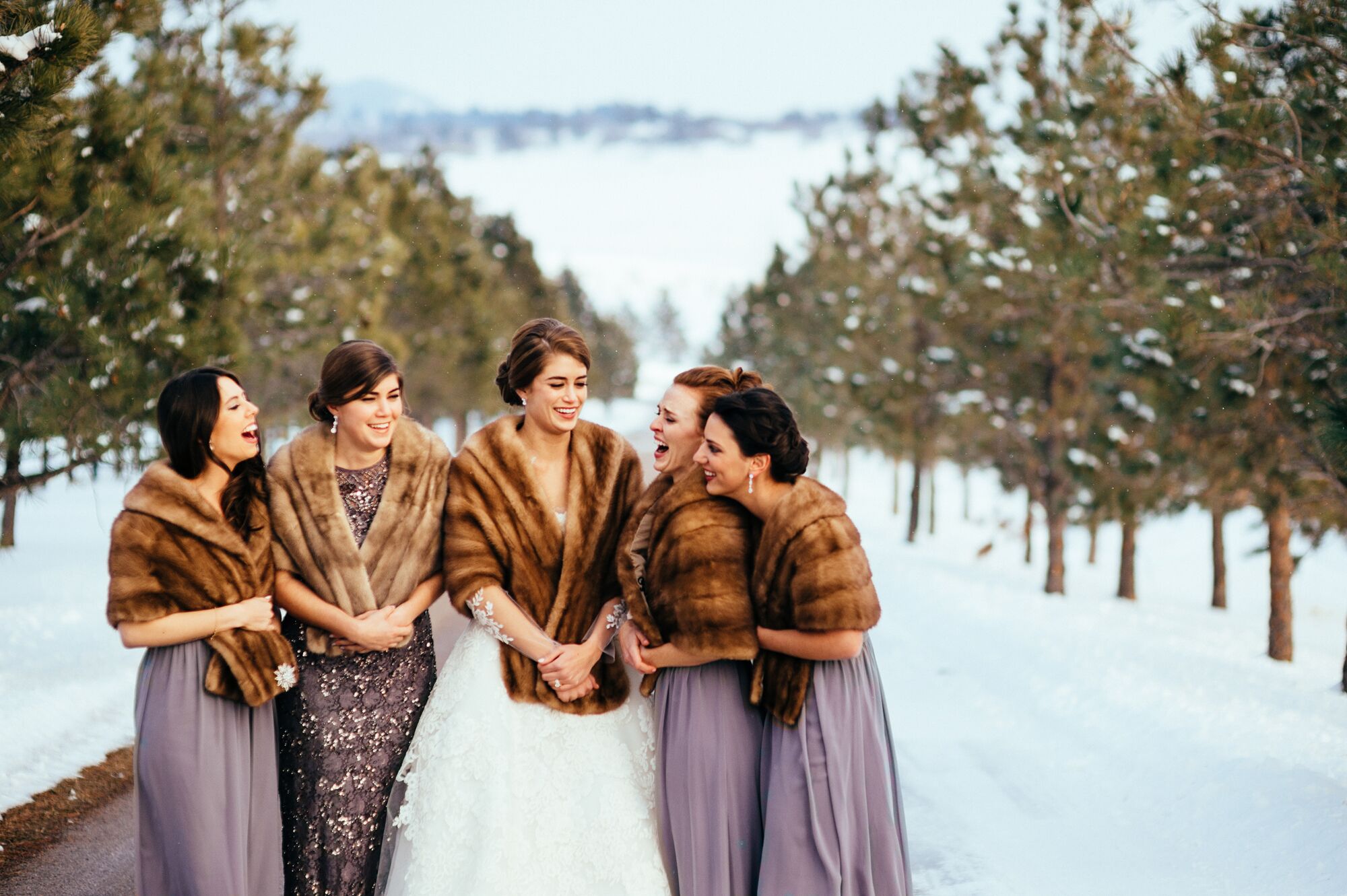 Платья для подружек невесты зимой
