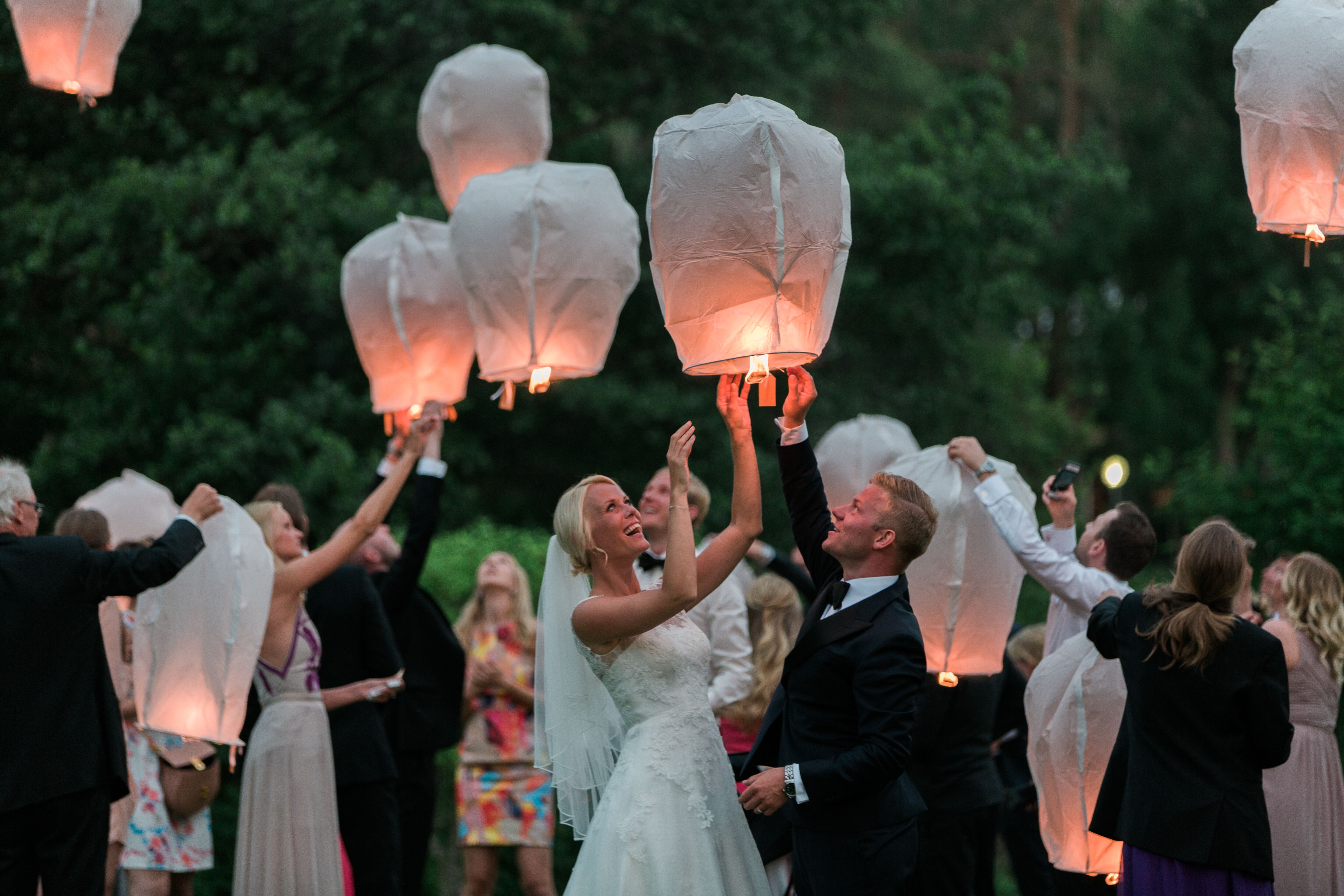 Sky lanterns clearance wedding