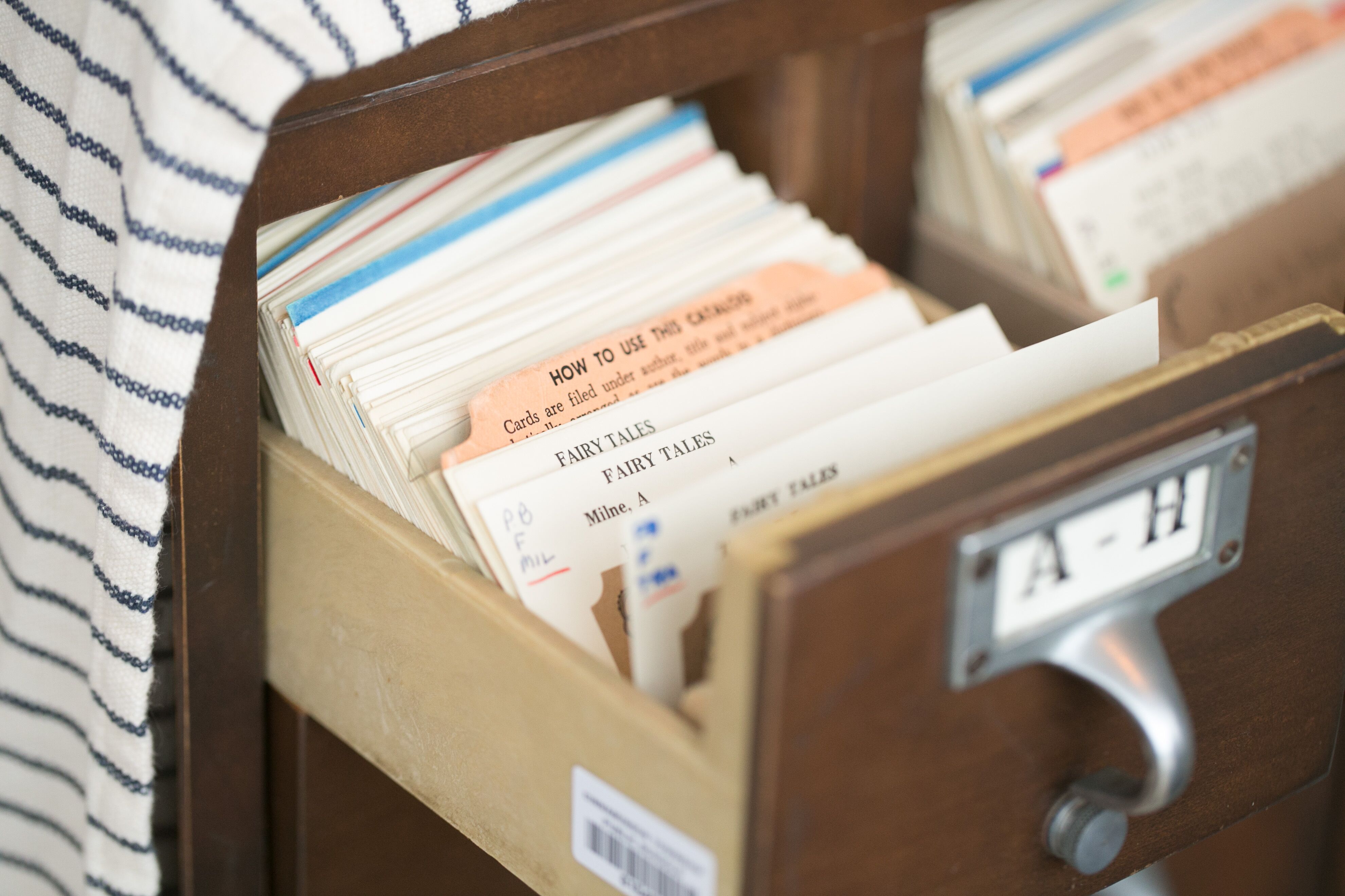 vintage-card-catalogue-escort-cards