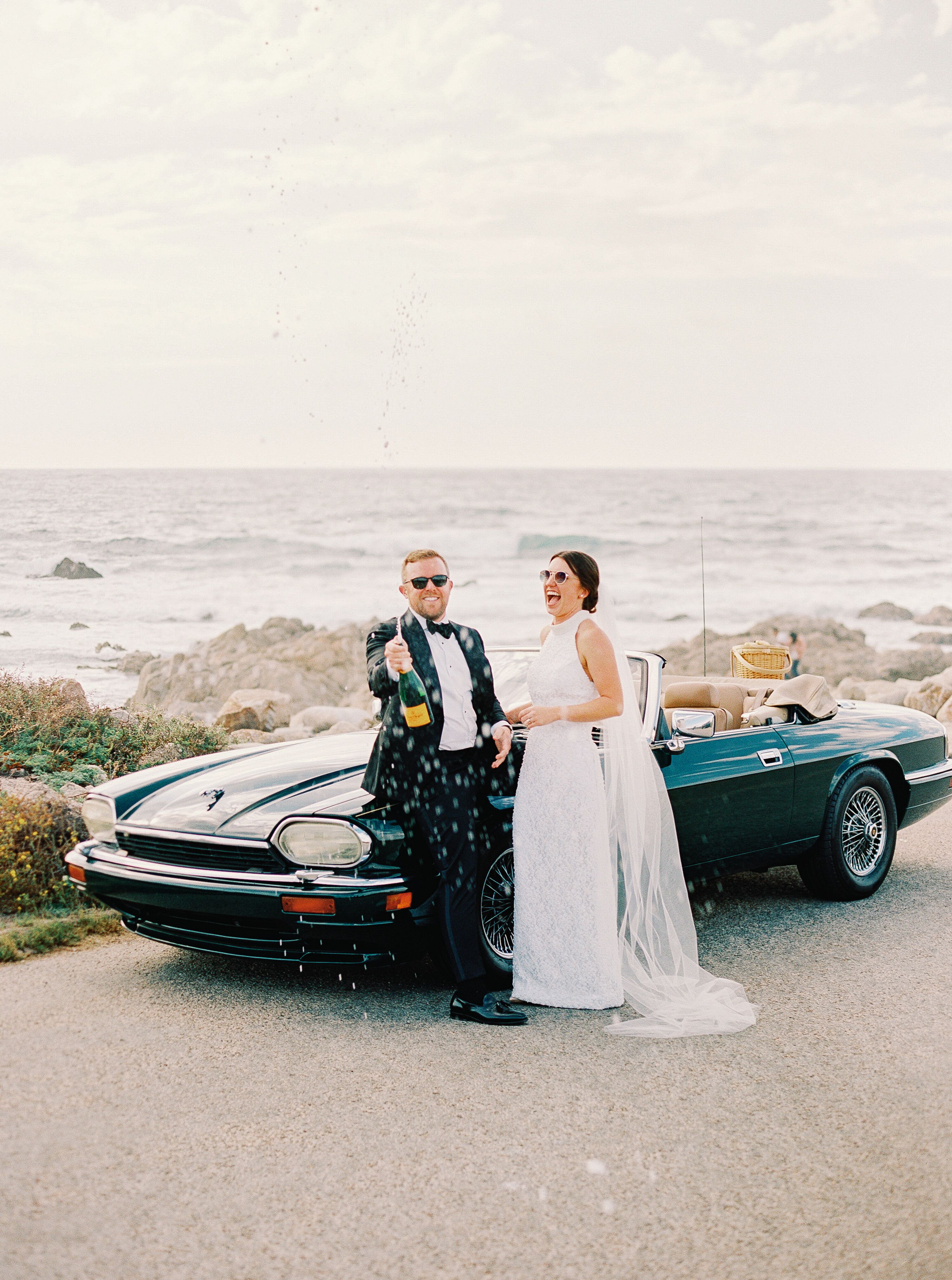 vintage beach wedding dress Vintage Boho Lace Sweetheart Beach Wedding bohemian Wedding dress with Off-Shoulder Sleeves and Backless Tulle