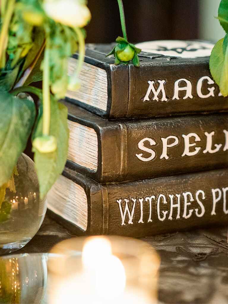 13 Stylish Halloween Wedding Ideas for Your Ceremony and 