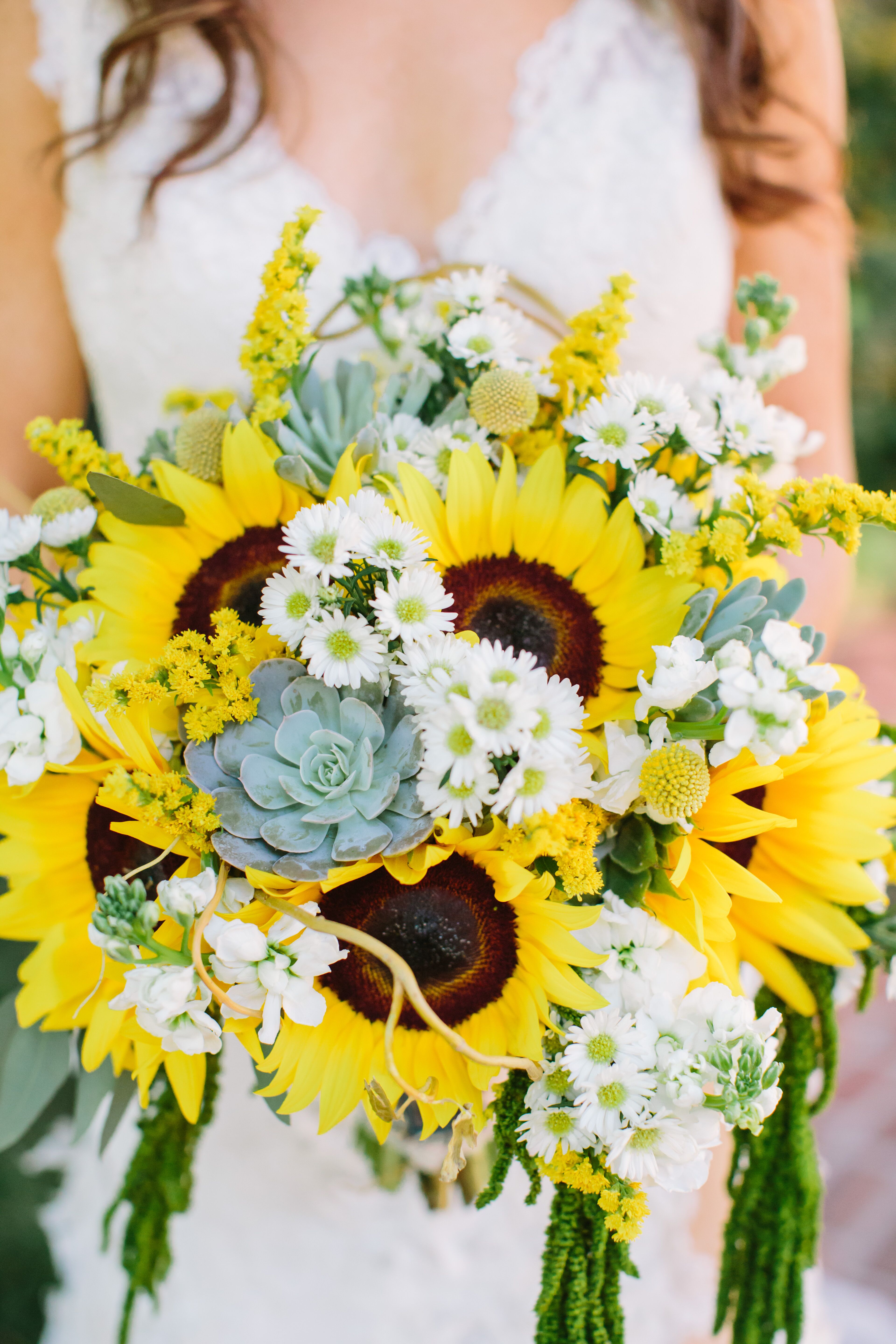 daisies and sunflowers bouquet