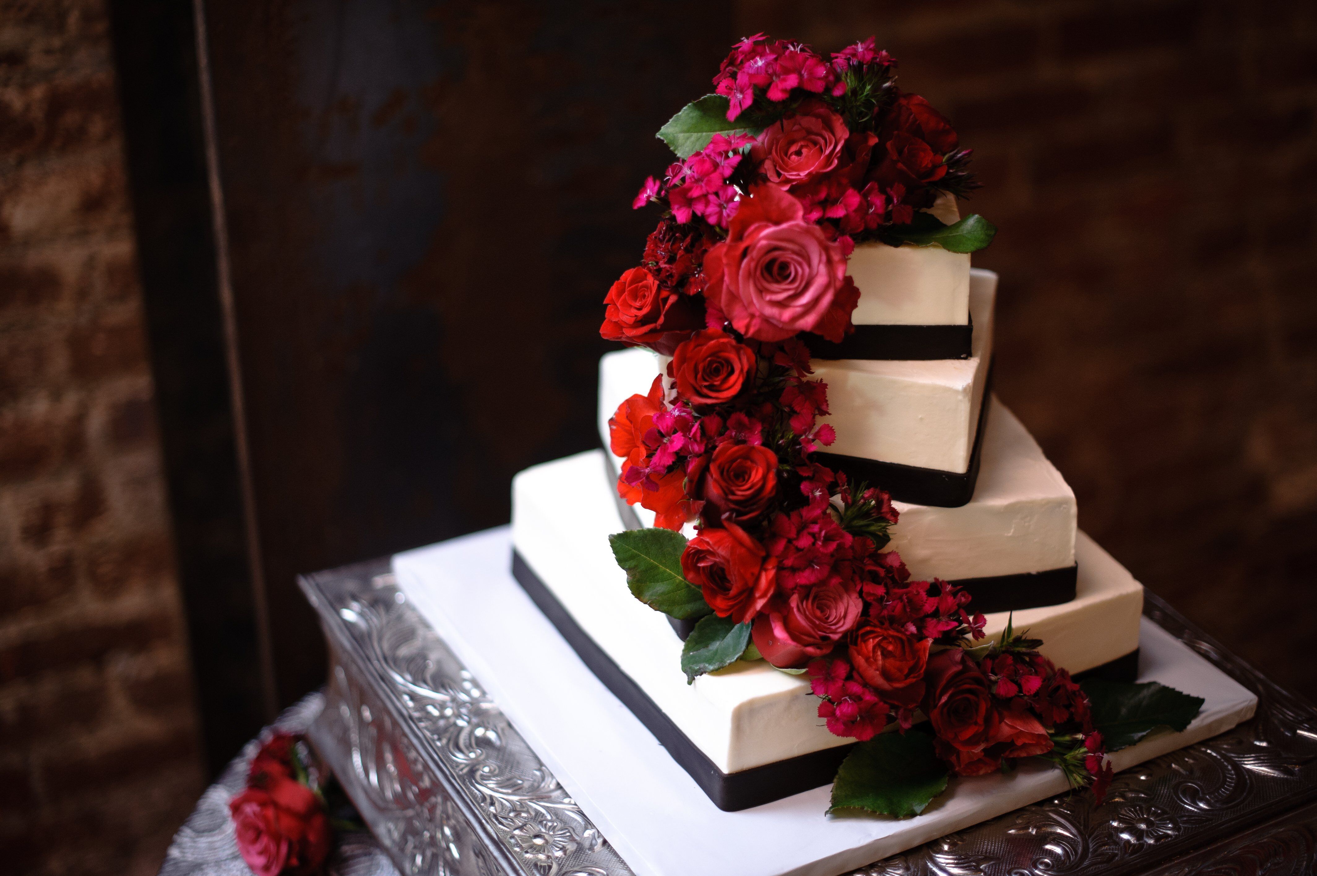  Red  Rose  Wedding  Cake 