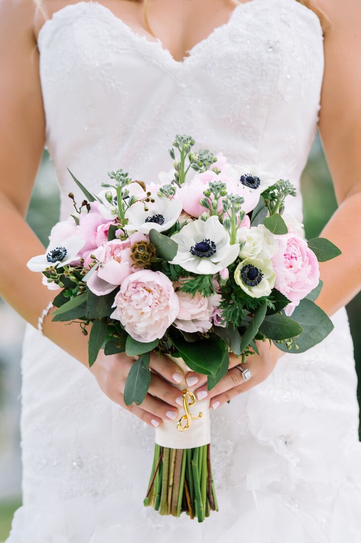 Anemone wedding bouquet Idea