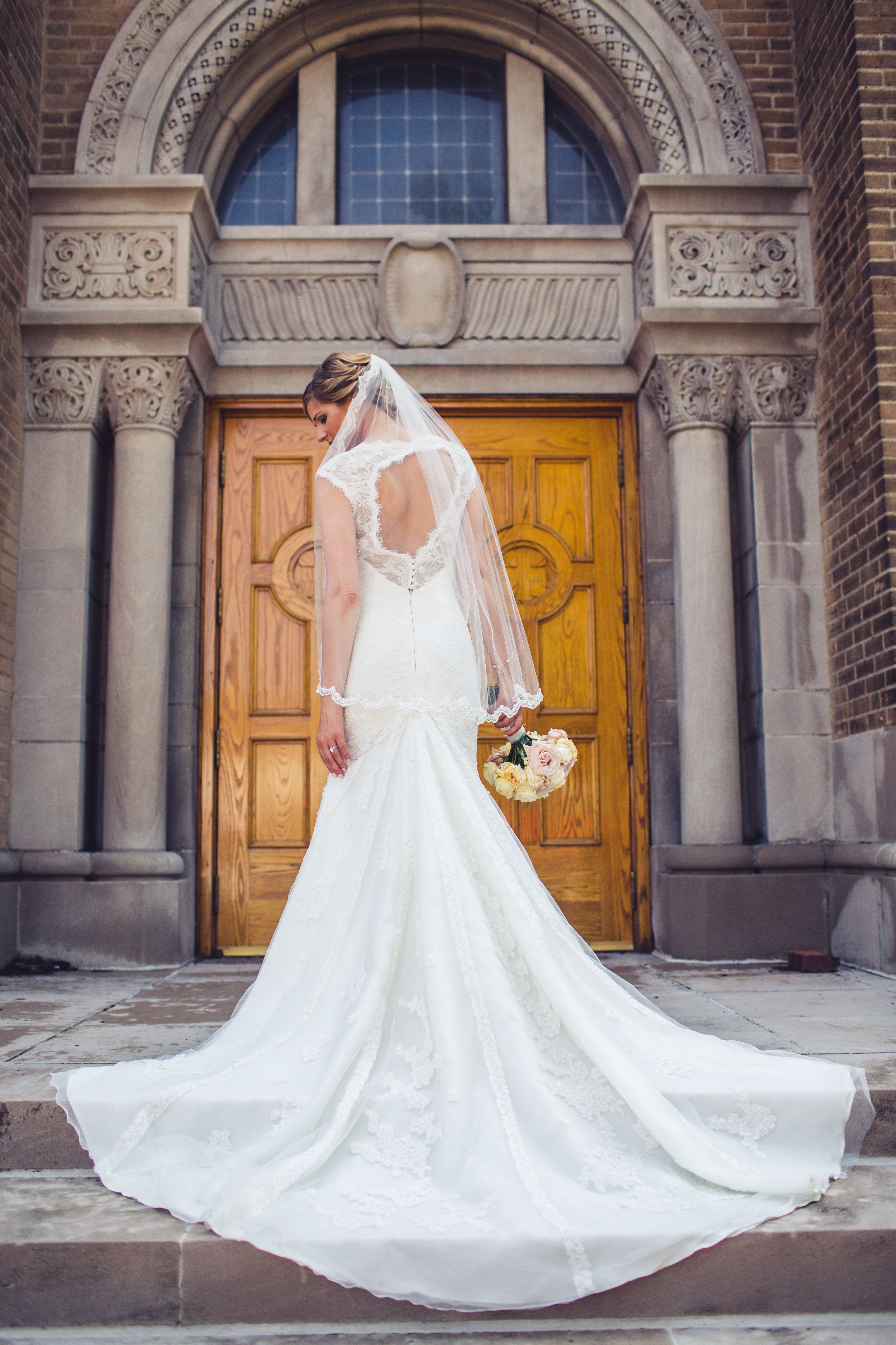 Trumpet-Style White Wedding Dress