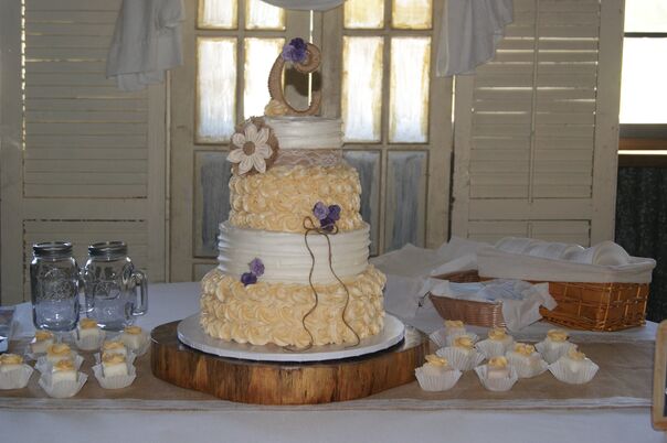  Wedding  Cake  Bakeries in New Orleans LA The Knot