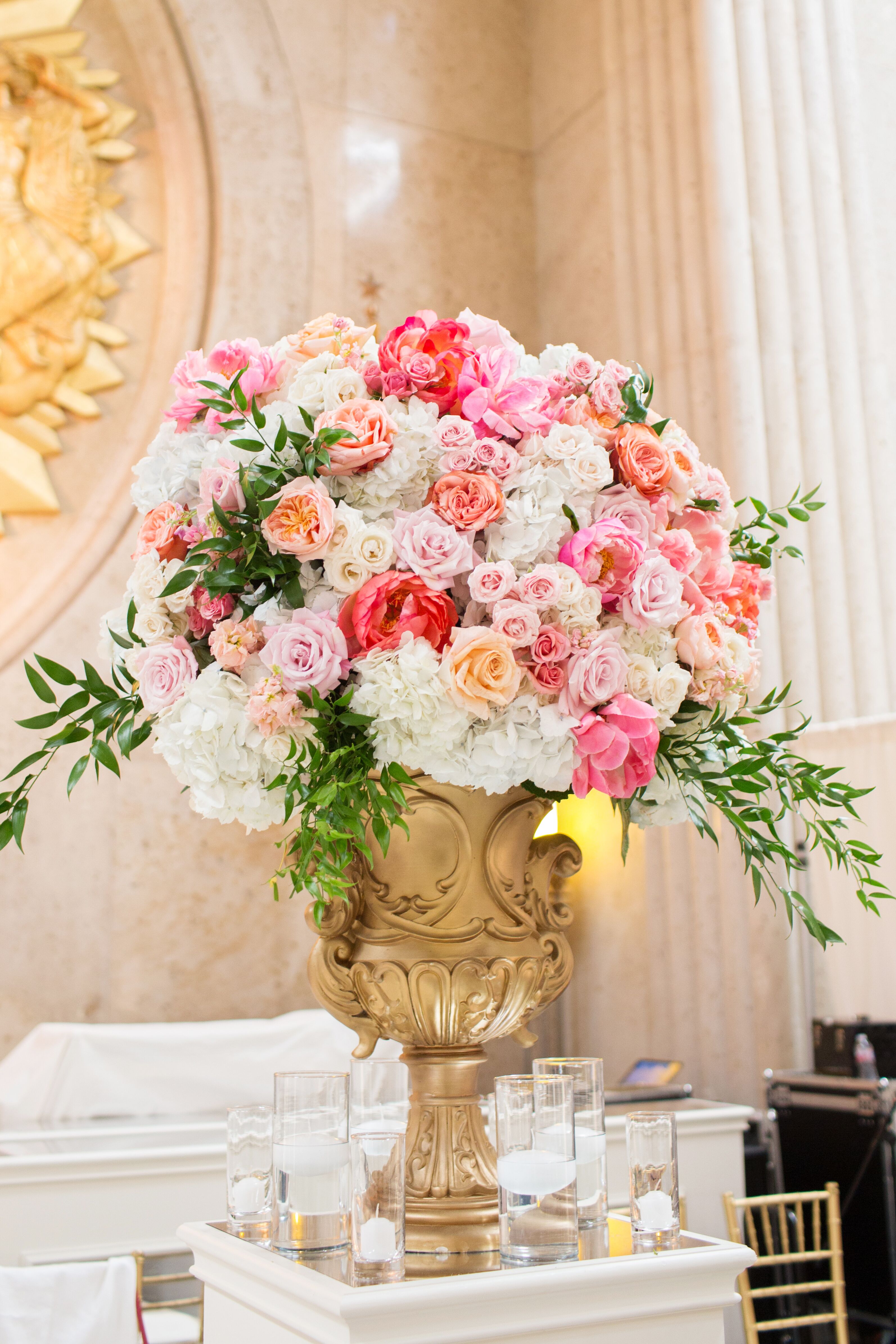 Glamorous Rose-Filled Arrangement in a Gold Vase