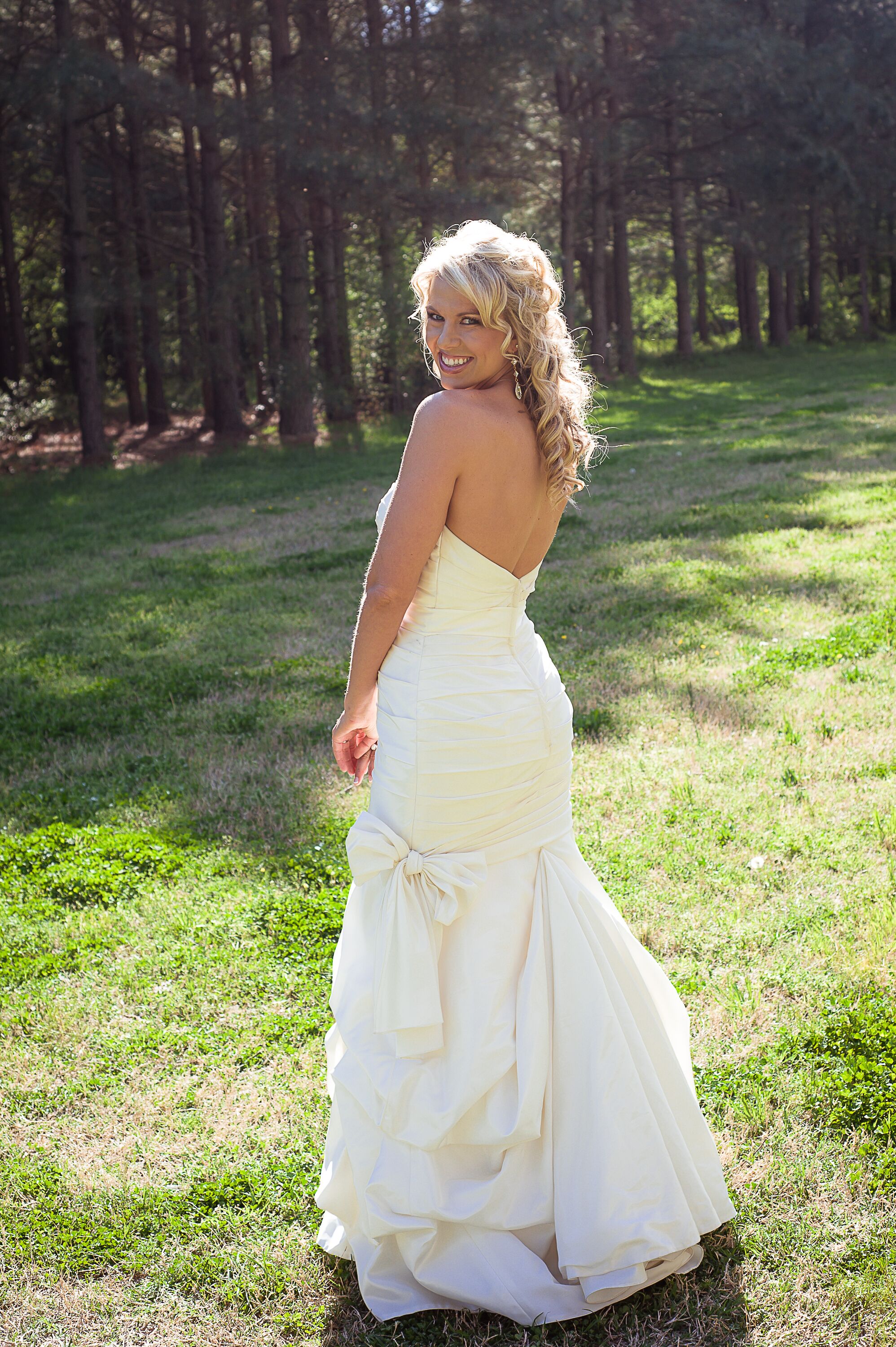 Bride in a Mermaid Style Dress at Vineyard Wedding