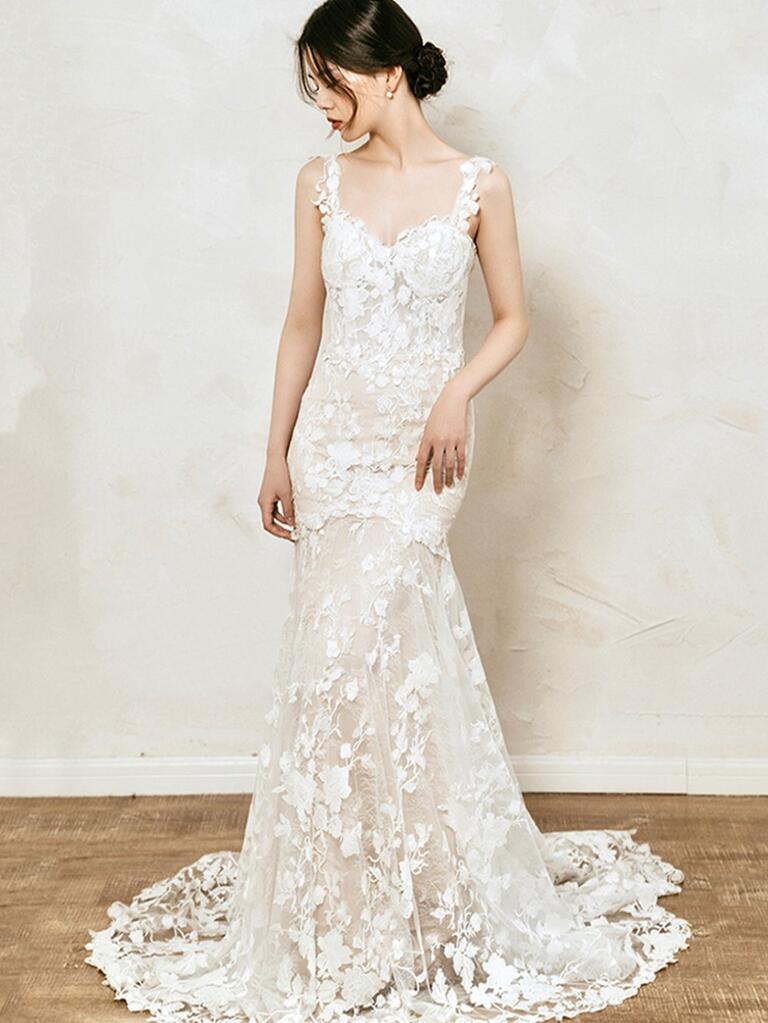 The Best Wedding Dresses for Petite Brides 5'4