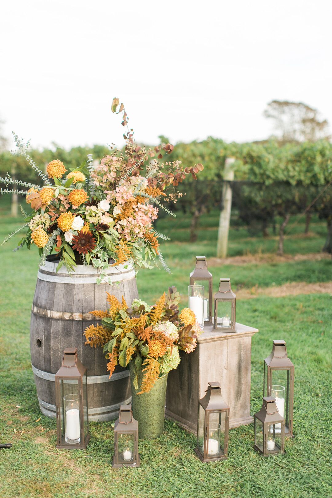 Fall-Colored Garden Roses, Ranunculus, Dahlias and Scabiosa Decorated ...