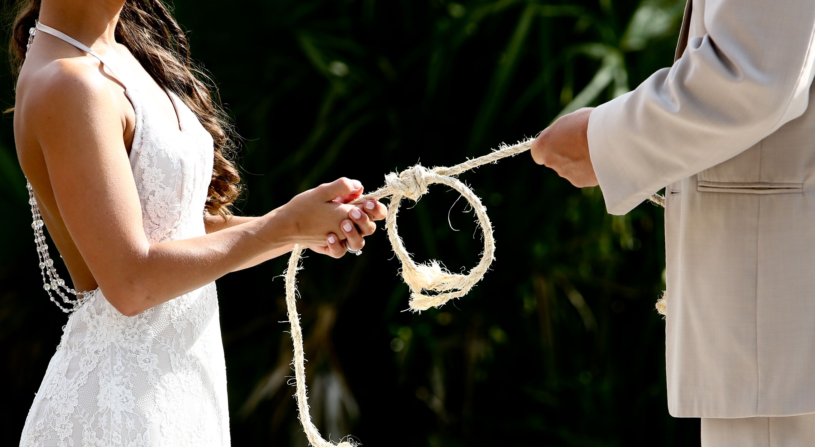 How to Tie a Knot during your Wedding Ceremony - A Sweet Start