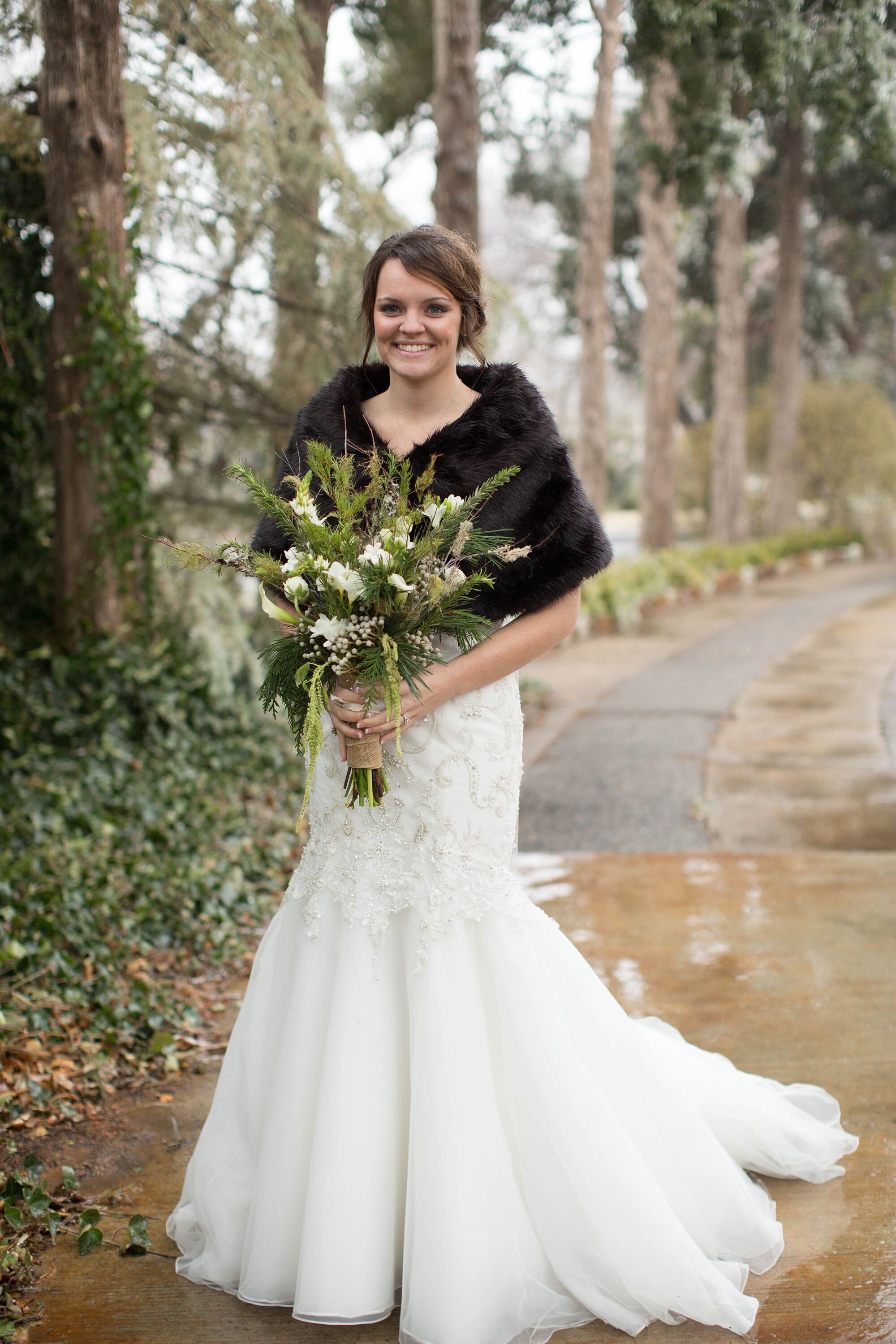 black-fur-stole-with-winter-wedding-dress