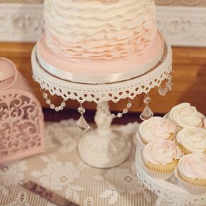 Rose and Baby's Breath Centerpiece Decor