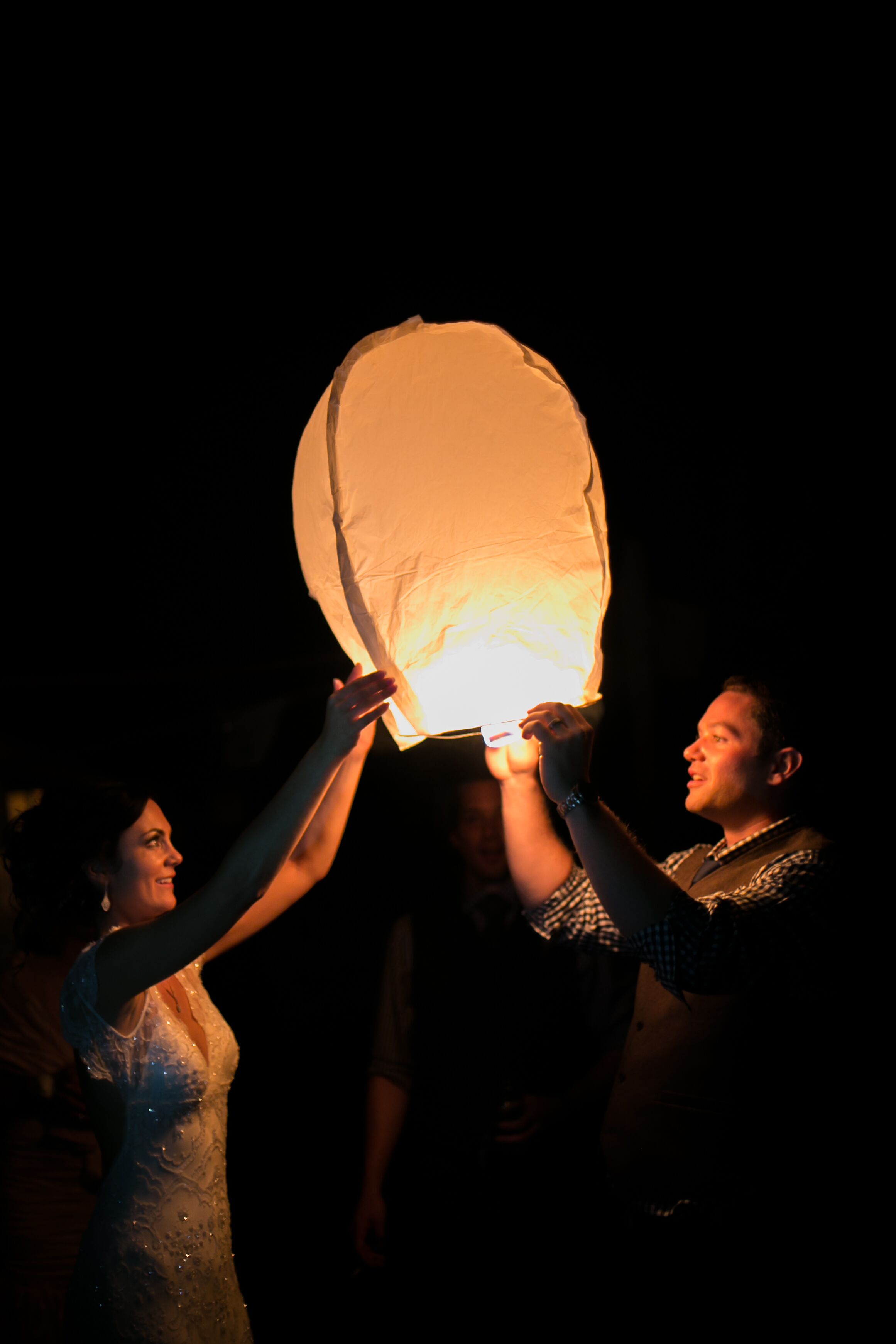 post-reception-sky-lantern-release