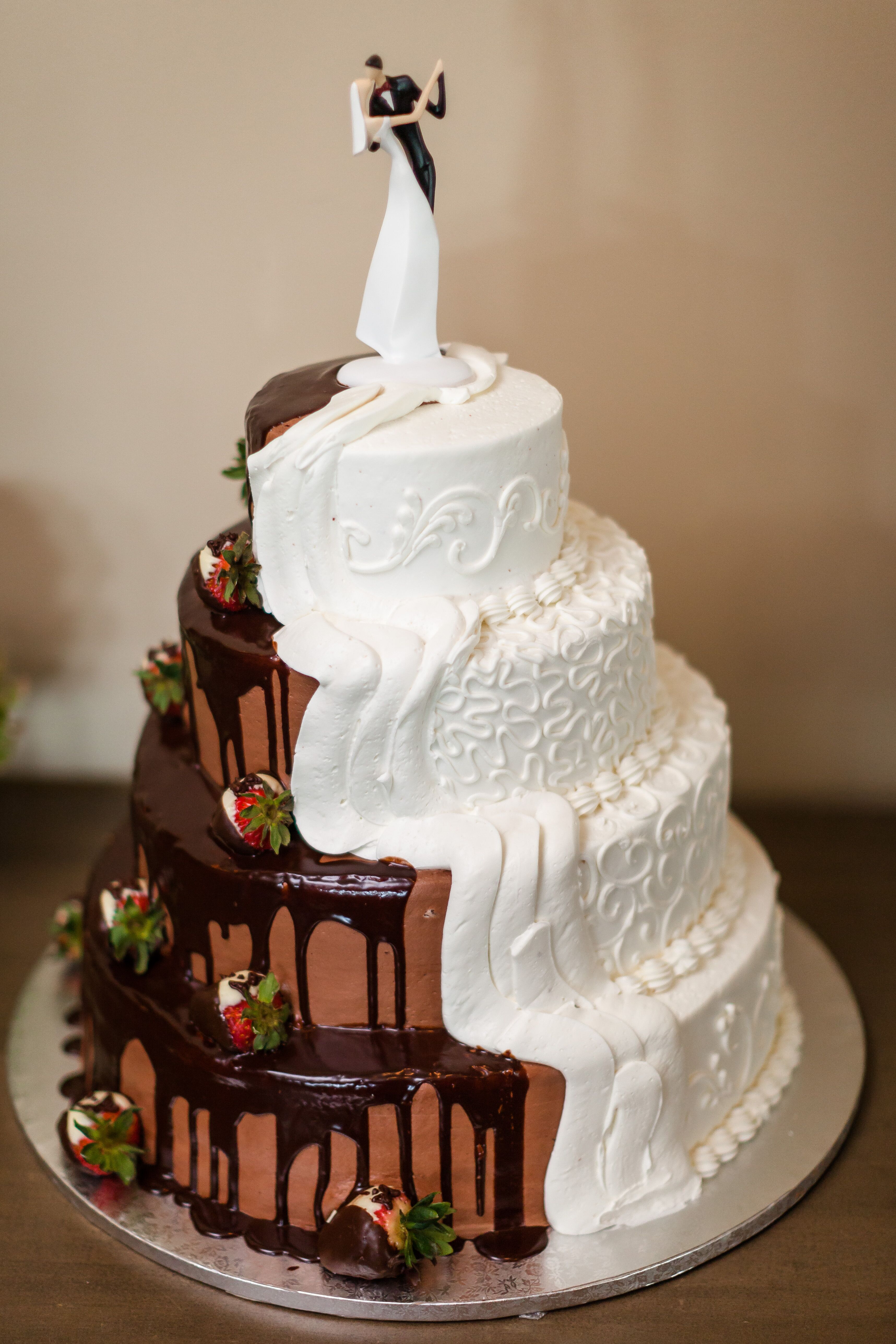 Combined Chocolate and Vanilla Bride  and Groom s  Cake 