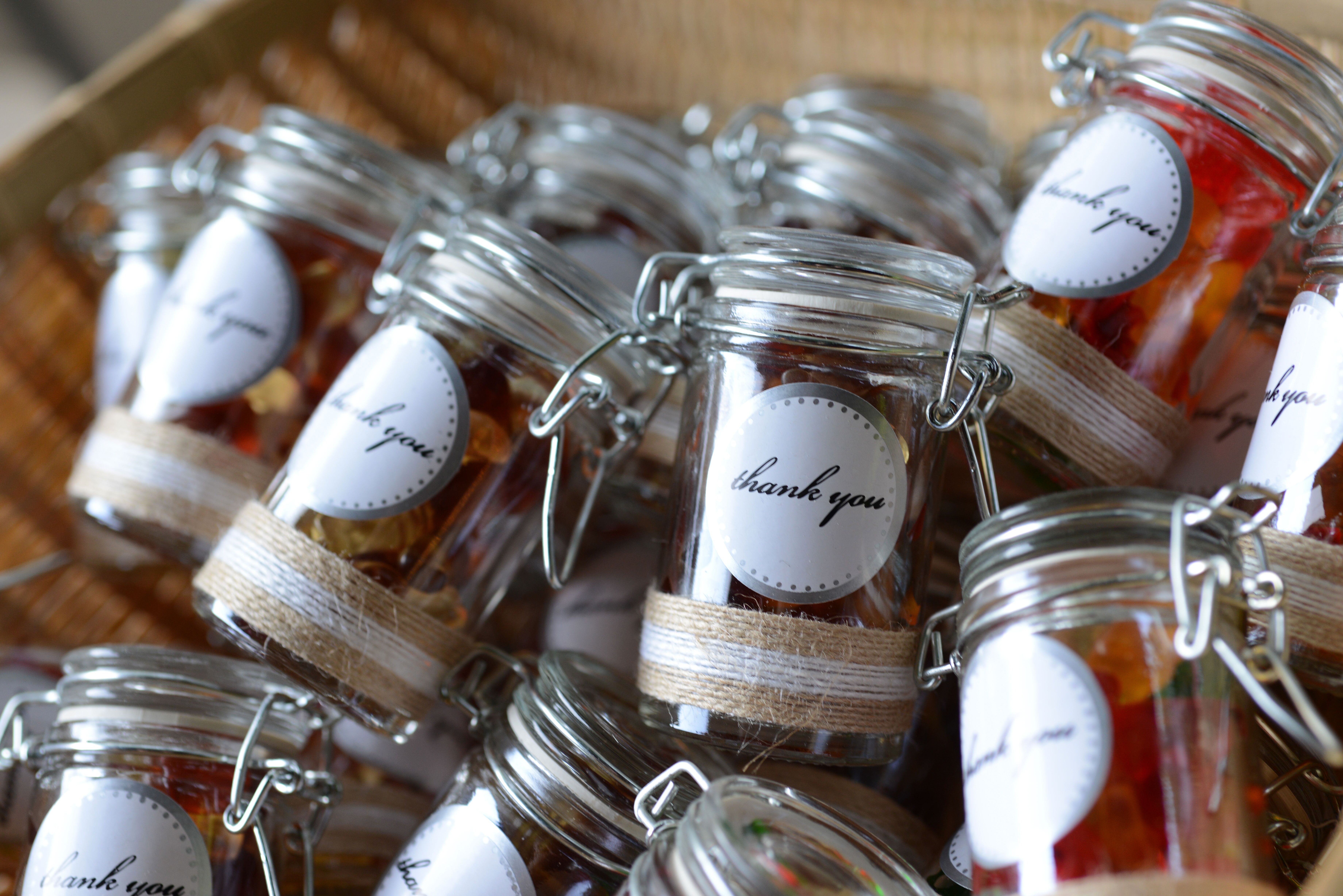 diy-mini-jar-favors-filled-with-candy