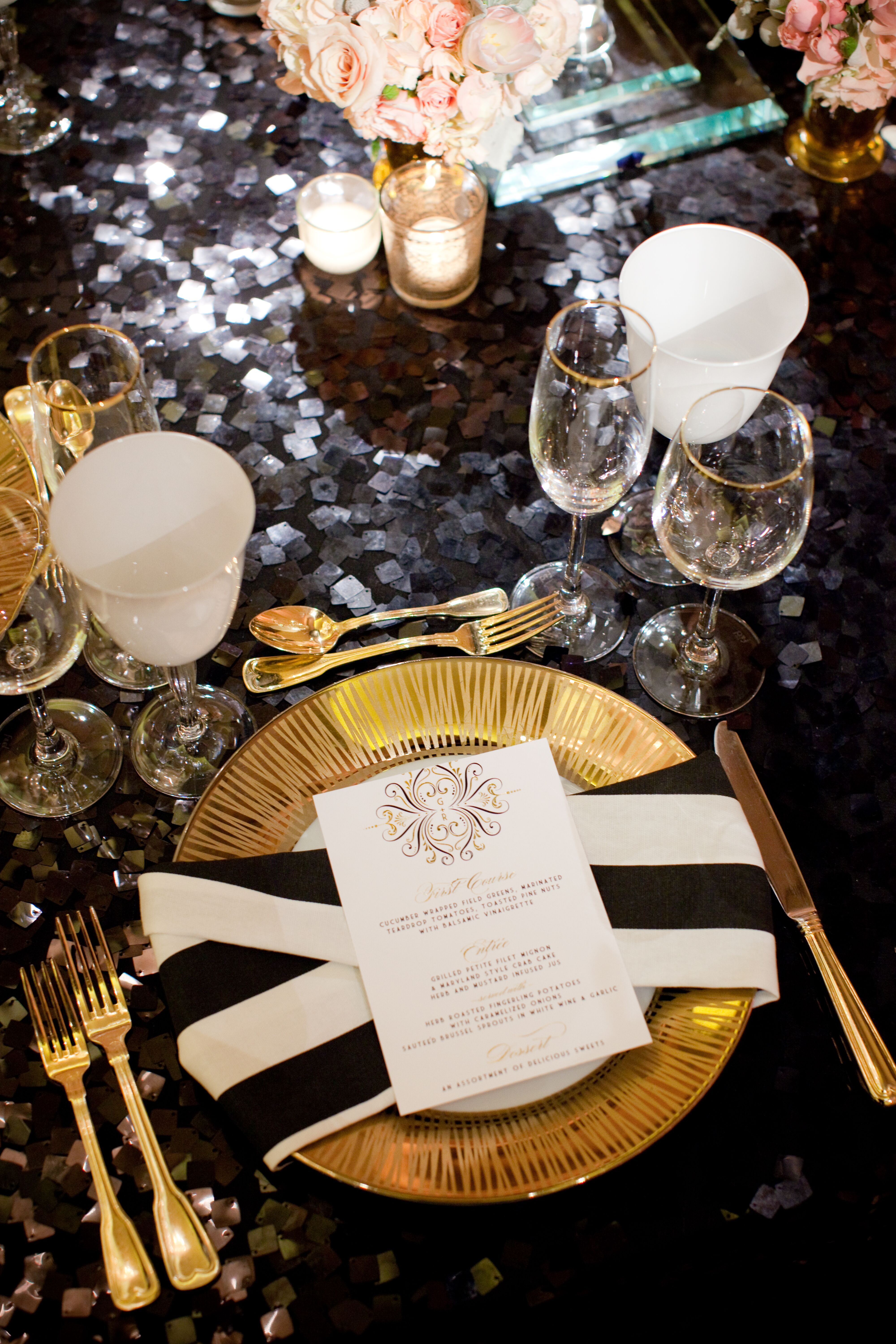 Black and White Table Linens and Clear Confetti Pizzaz