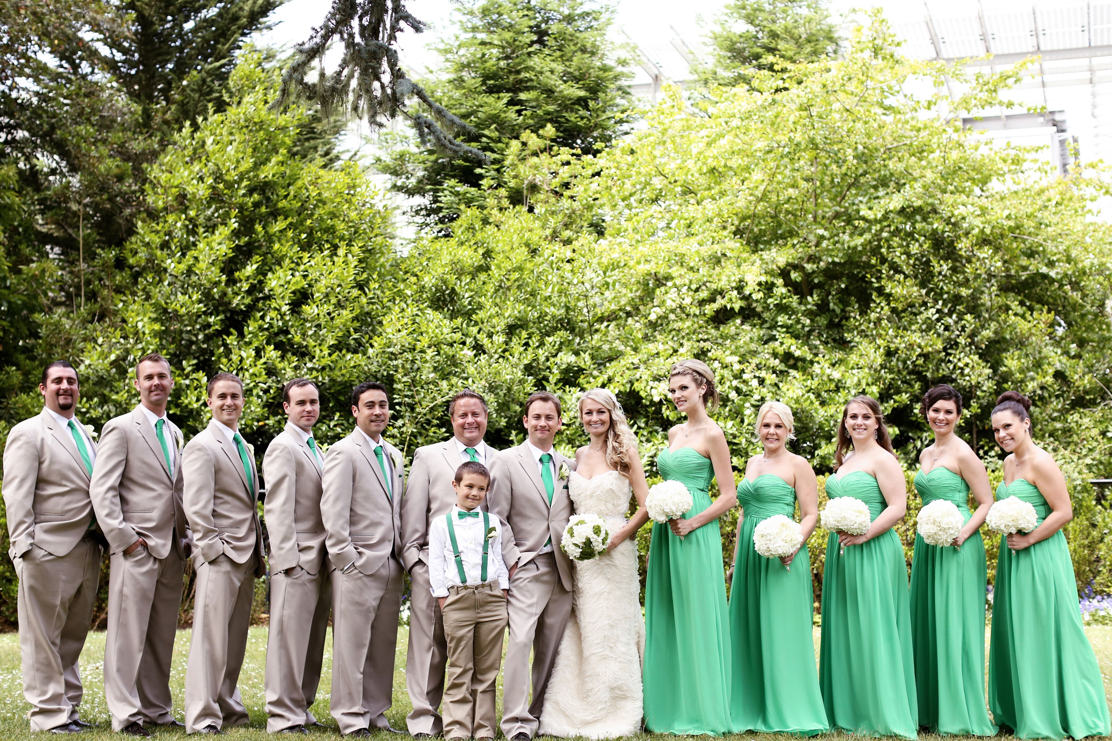 Emerald green shop wedding party