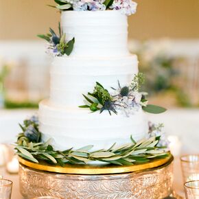 Images of wedding cakes with flowers