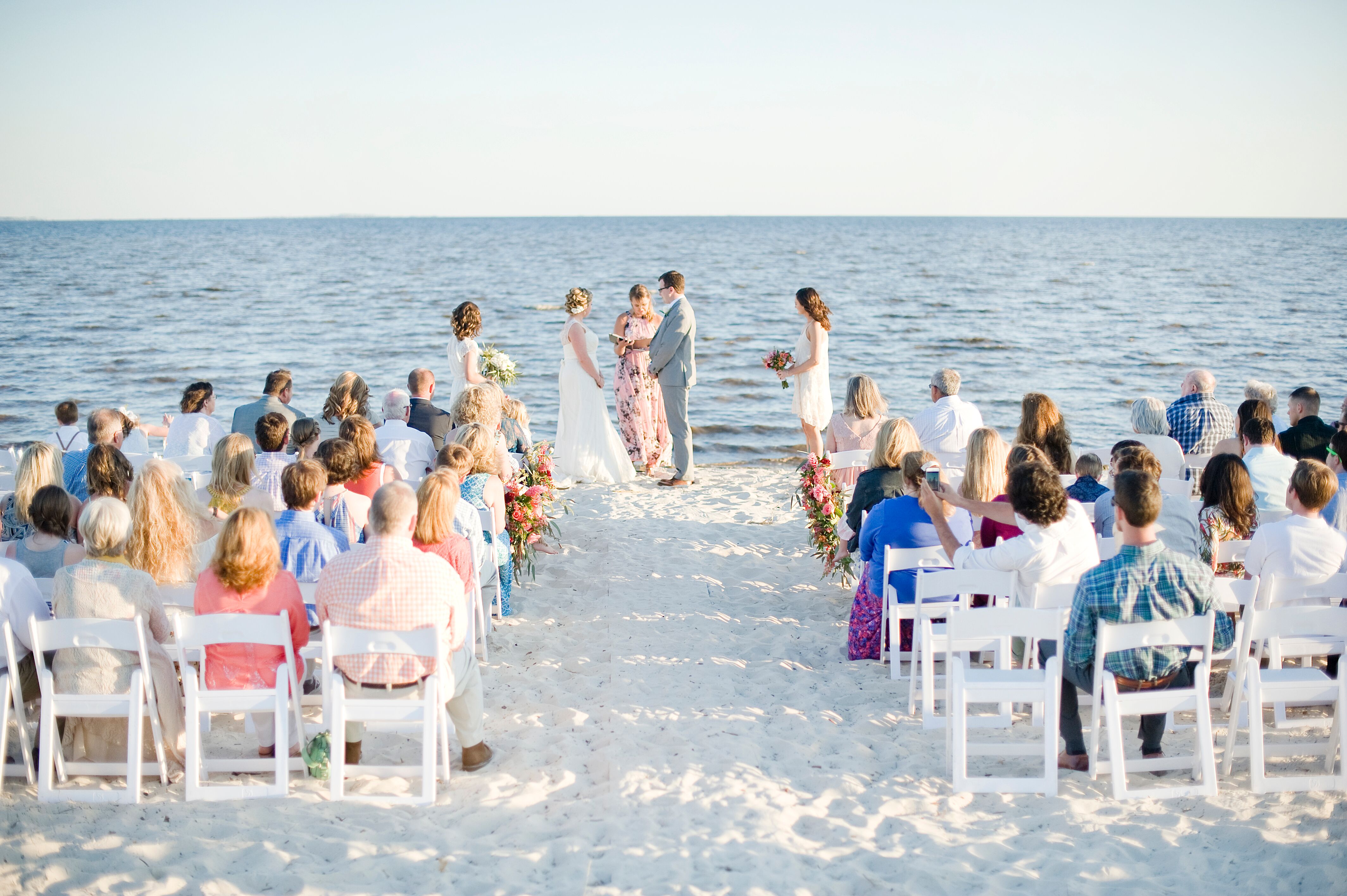 Simple Beach Ceremony   2e20410f 301c 11e7 B589 12072ec58d1a