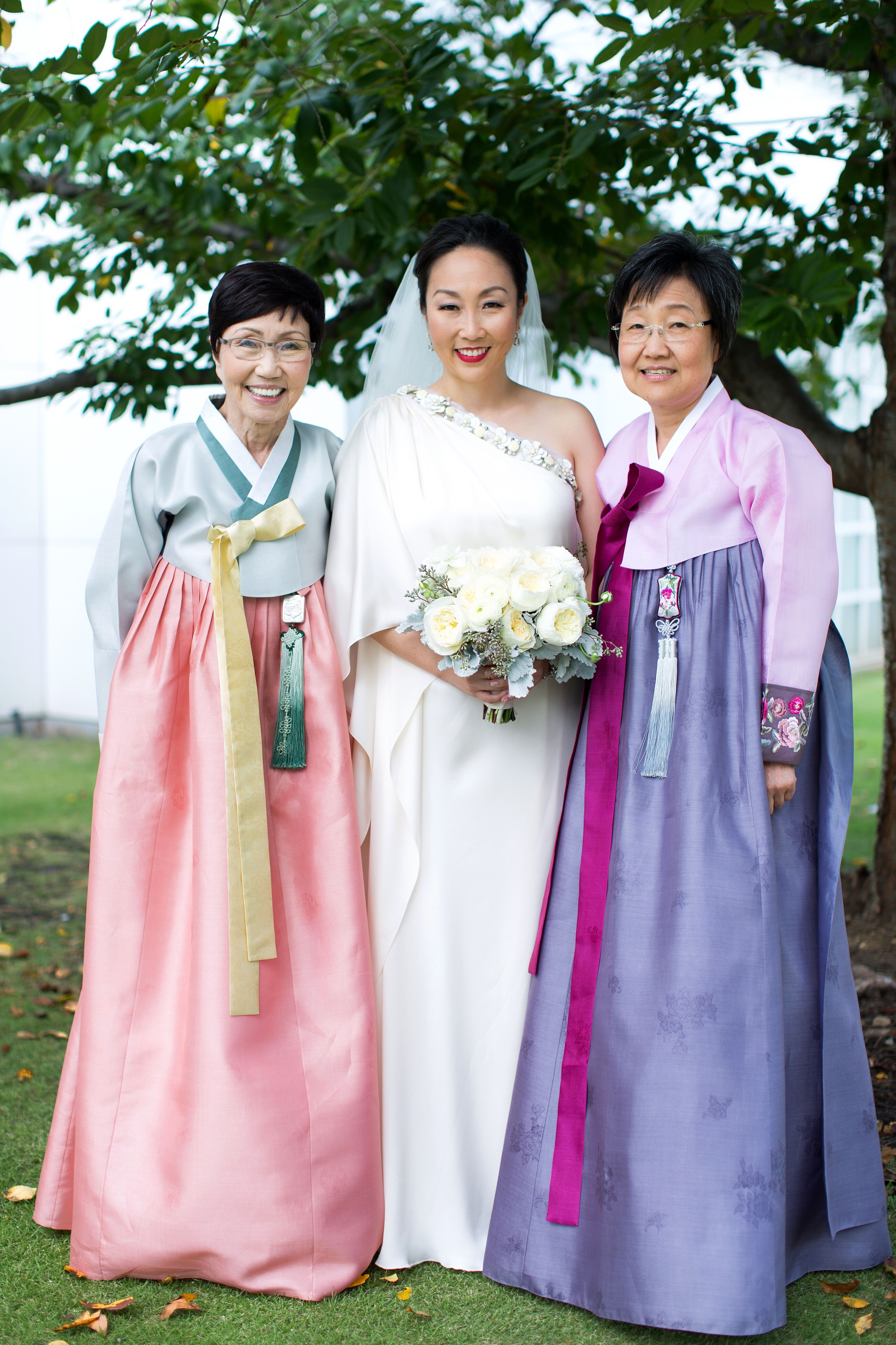 Asian mother of 2025 the bride outfits