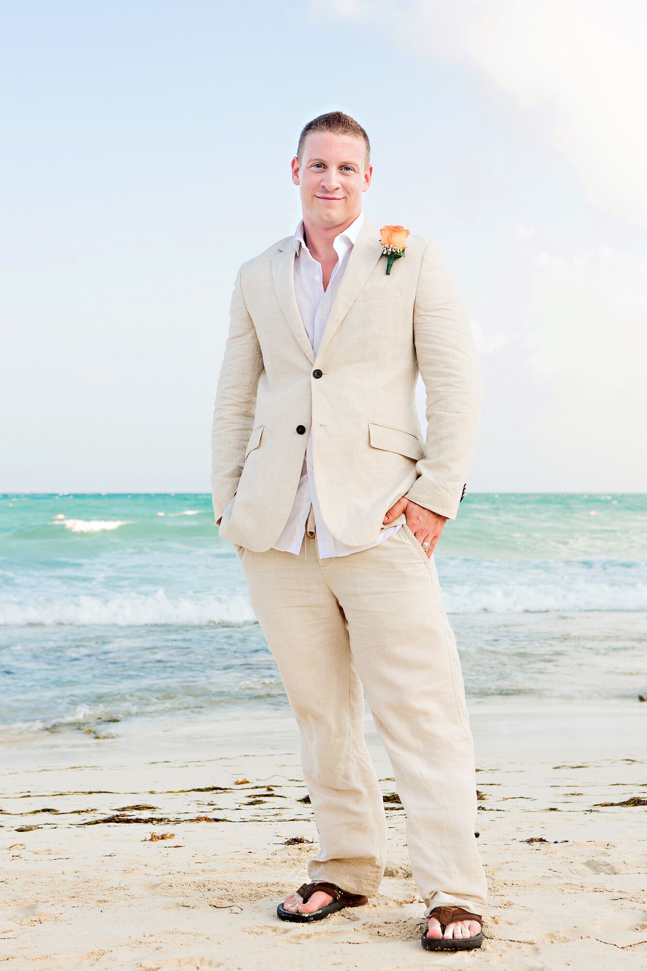 Sand-Colored Linen Groom's Suit for Beach Wedding