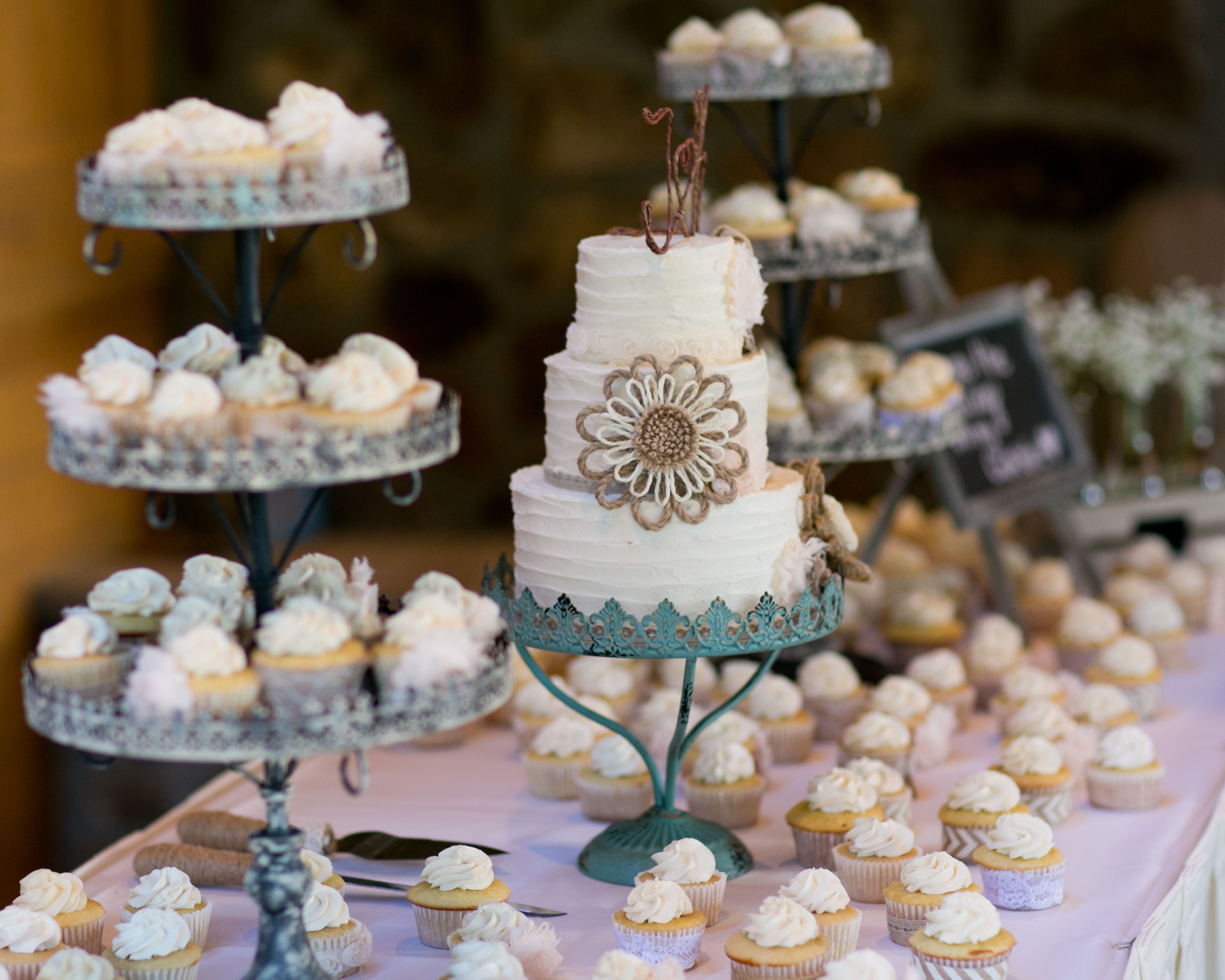 Round Rustic Wedding Cake