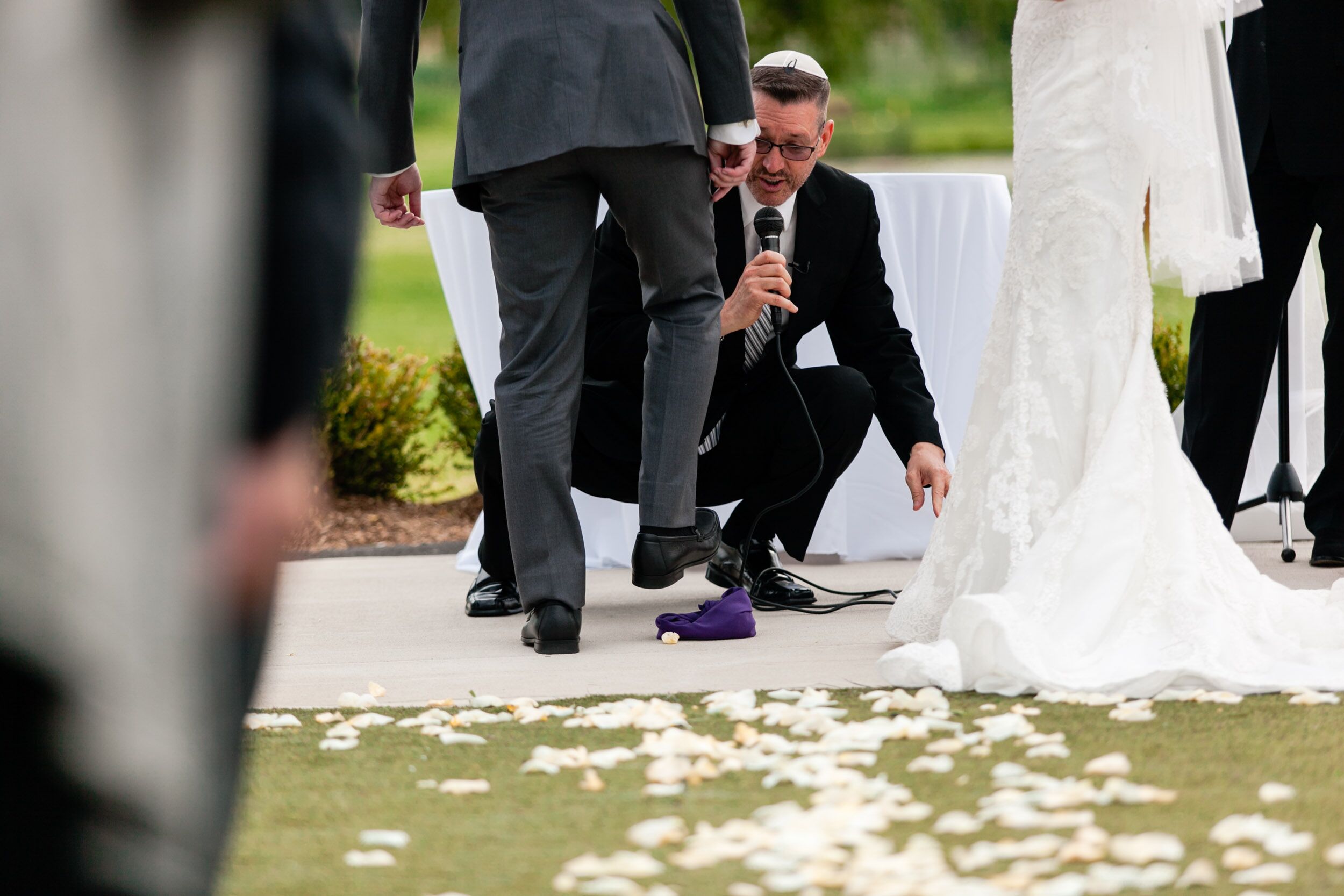 breaking-the-glass-jewish-wedding-tradition