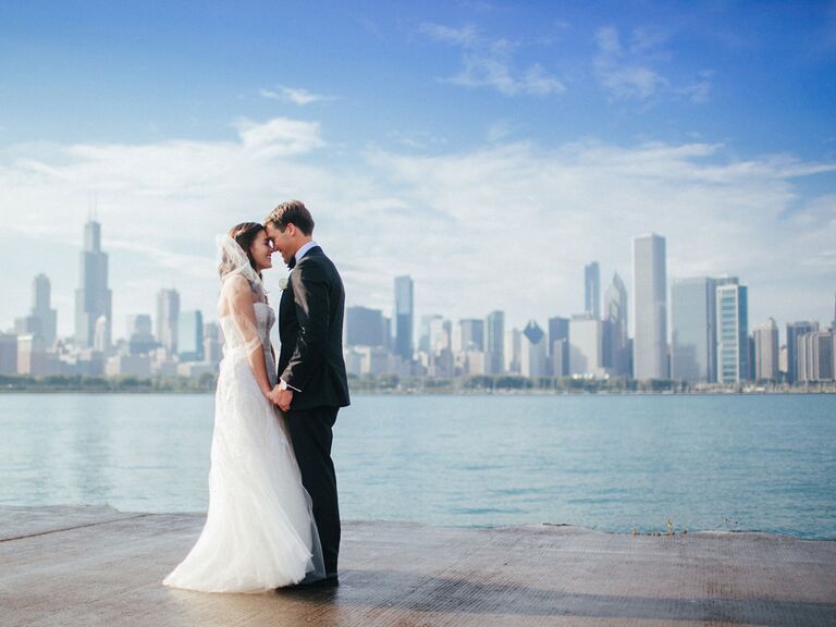 Bride and groom wedding photo with Chicago skyline