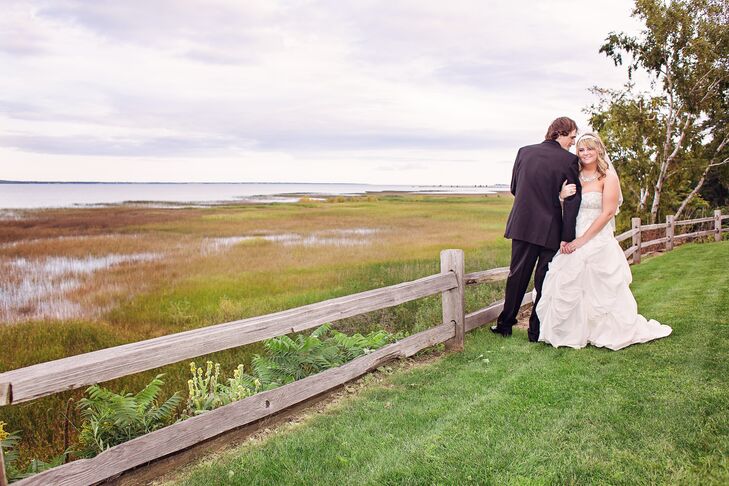 A Glam Hot Pink Wedding  at the Terrace Bay Inn in Escanaba  