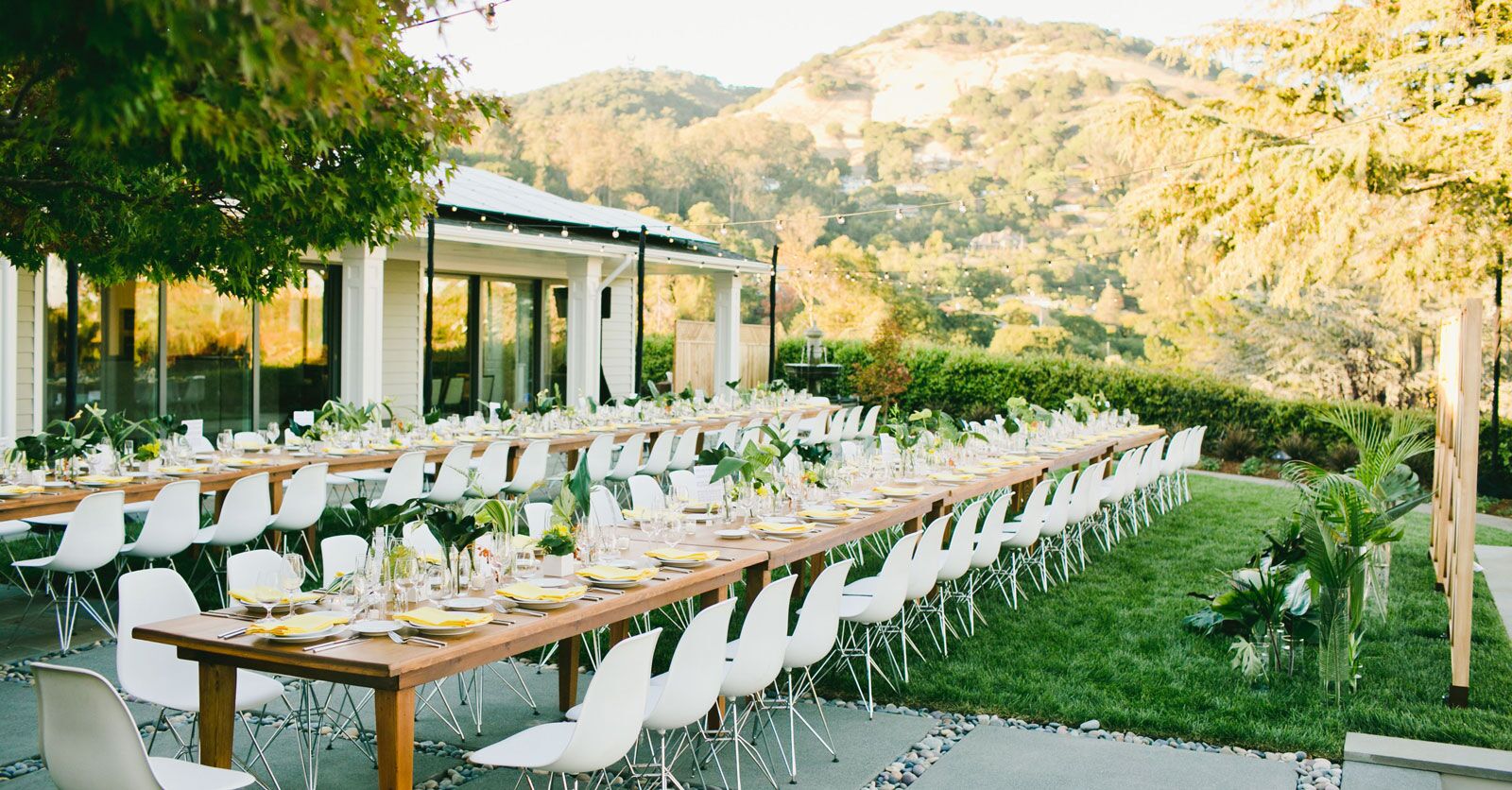 Backyard Weddings: Pros, Cons & More Tips