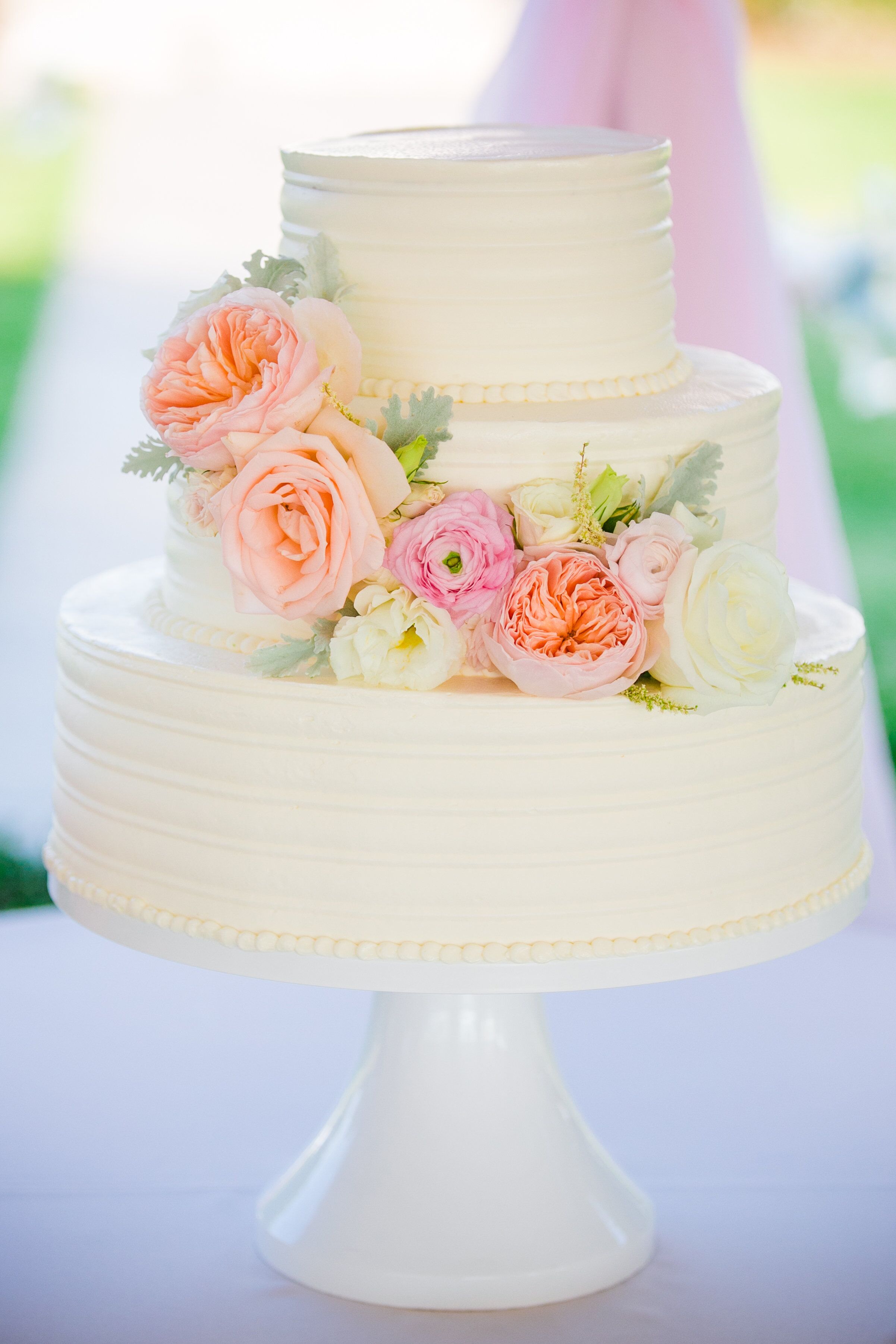 Champagne Cake With Fresh Flowers