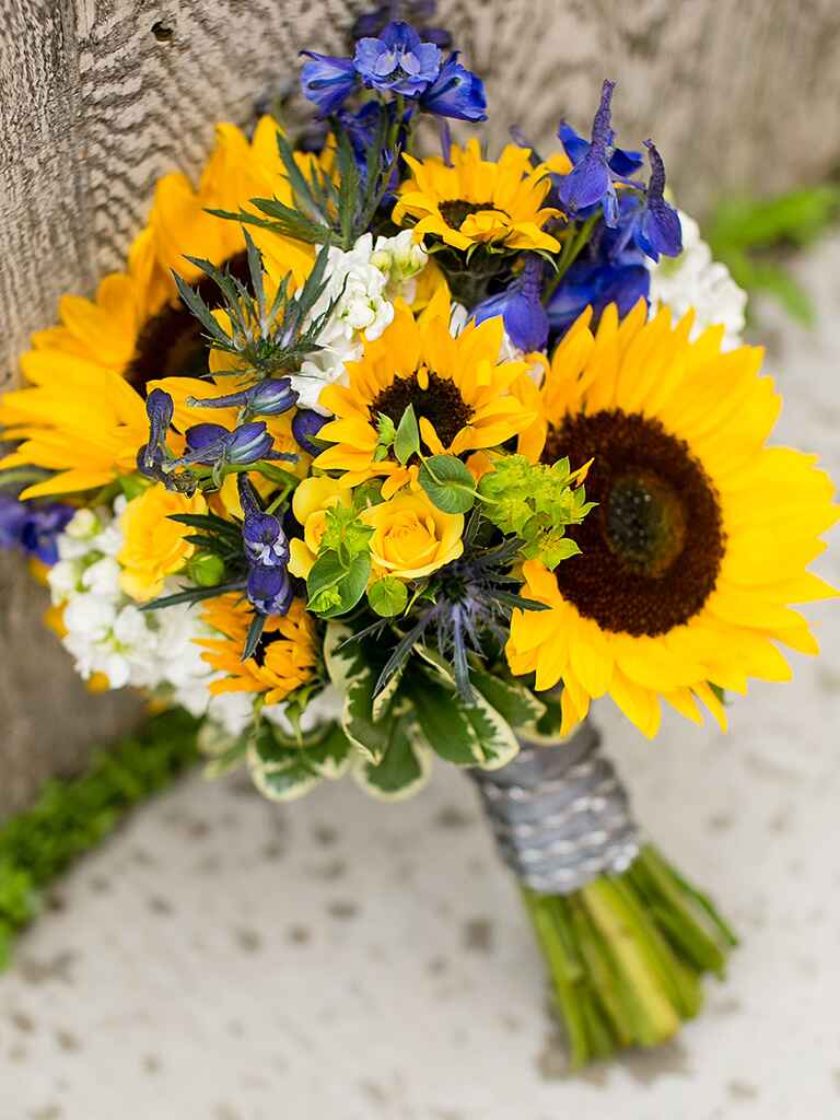 Charming Sunflower Wedding Bouquets