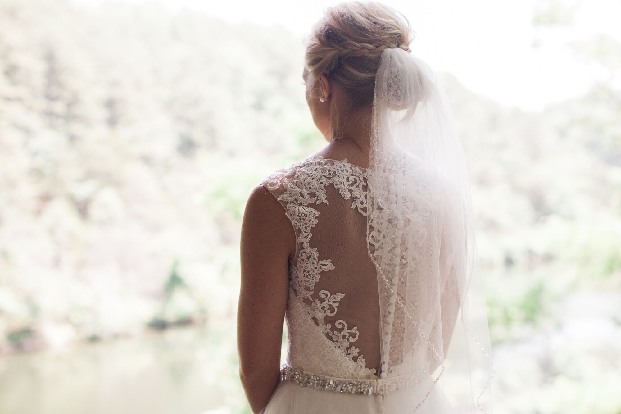 Wedding dress with 2025 heart shaped back