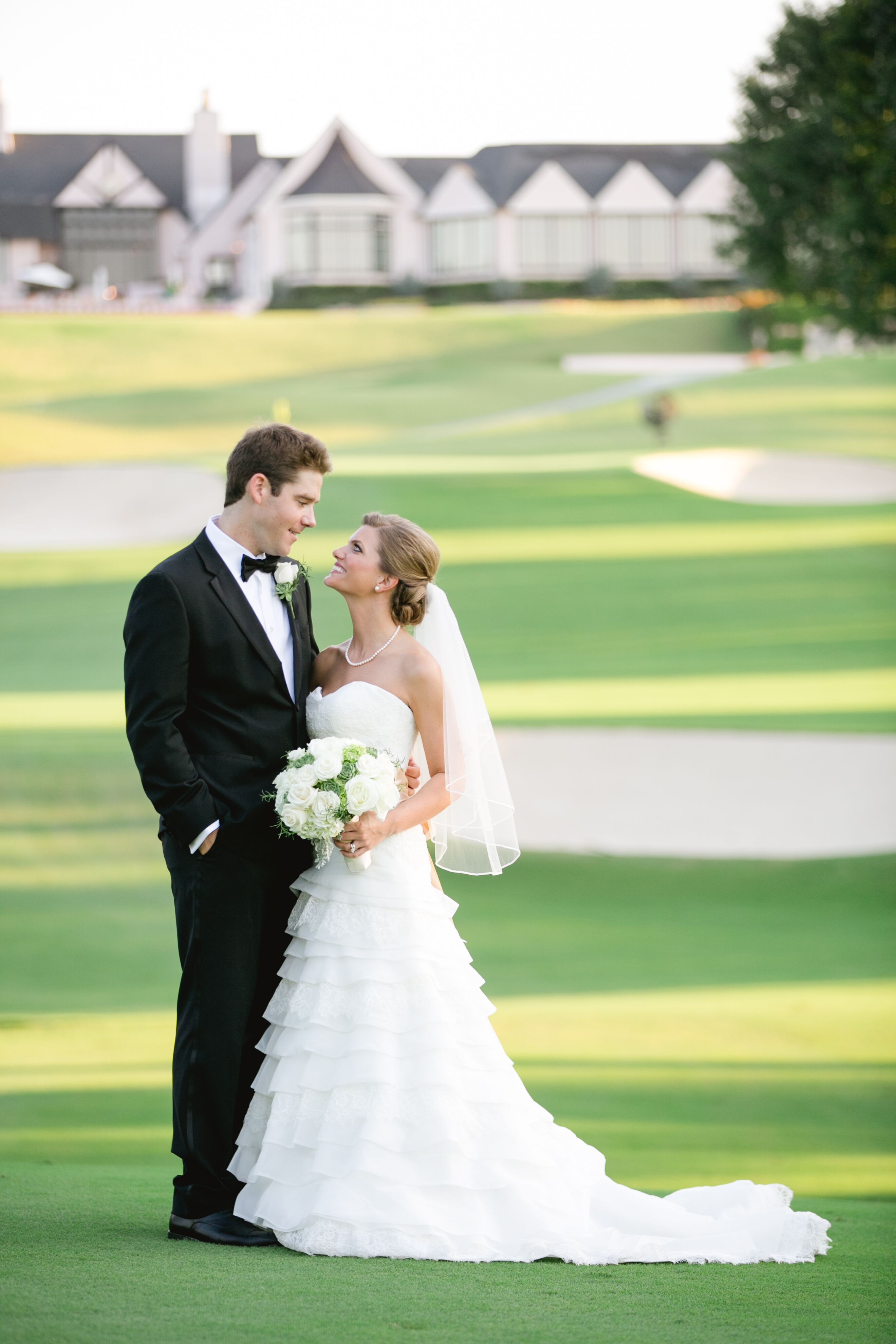 An Elegant Natural Wedding At Southern Hills Country Club In Tulsa