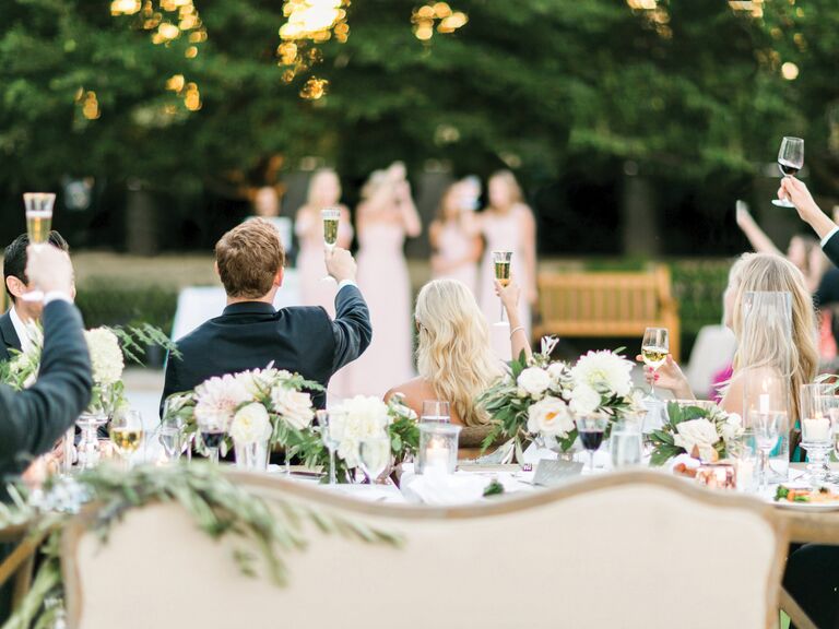 What are some tips for making a good wedding toast?