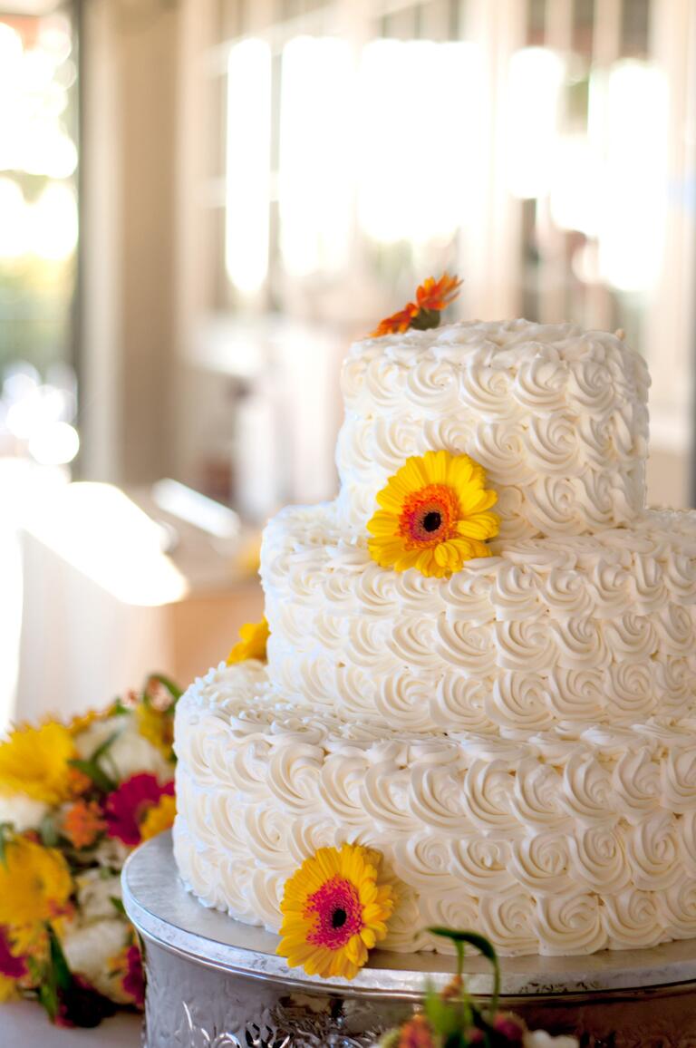 7 Beautiful Buttercream  Frosted Wedding  Cakes 