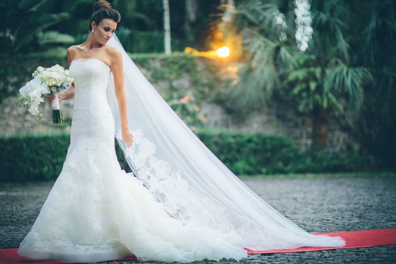 white by vera wang organza trumpet wedding dress Vera Wang, Organza Trumpet Wedding Dress Preowned Wedding Dress