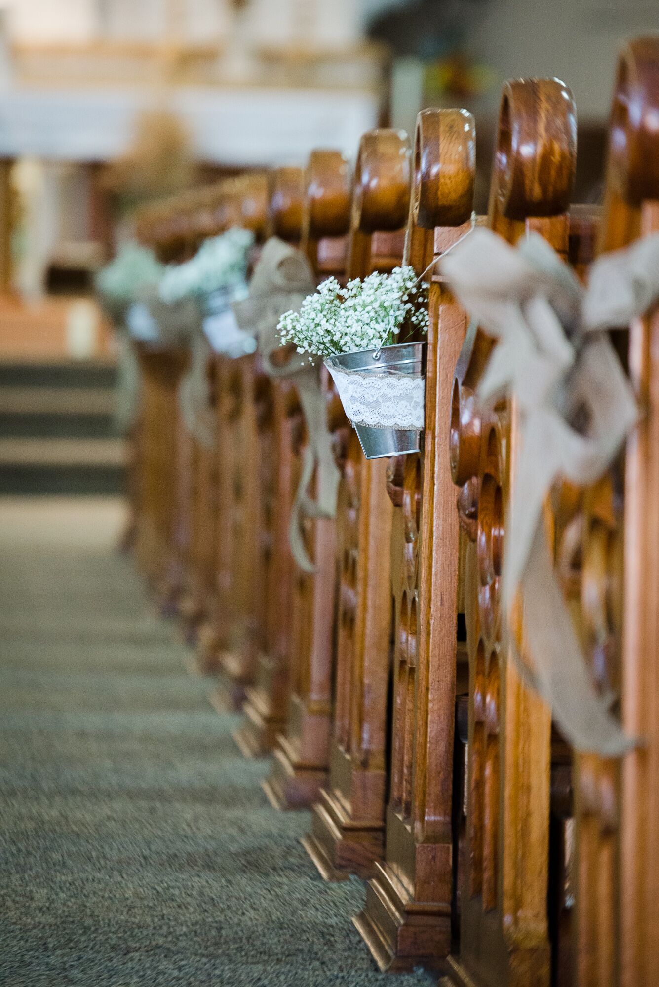 Baby’s Breath Aisle Decor