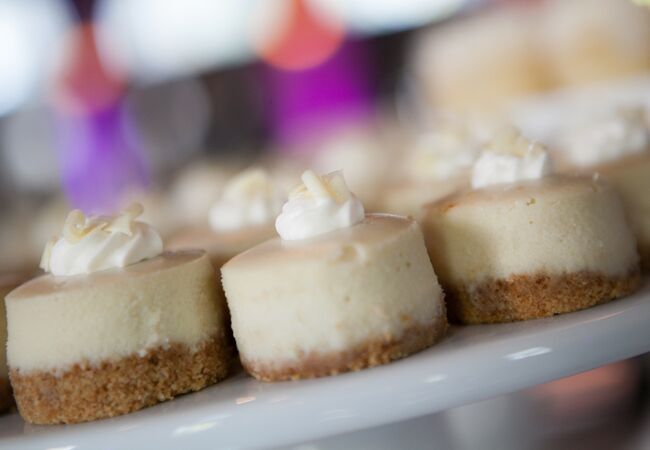 Sweet Ways To Serve Cheesecake At Your Wedding