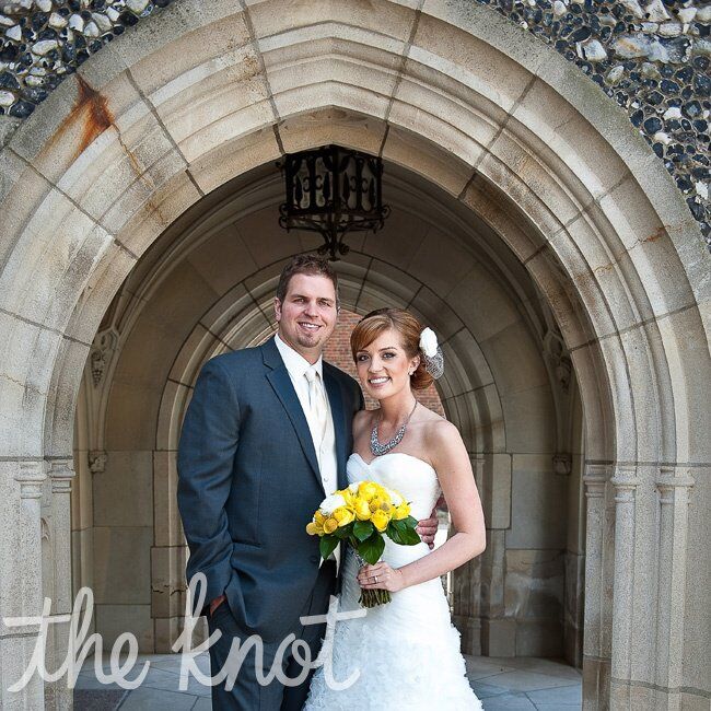 An Outdoor Vintage Wedding in Des Moines IA