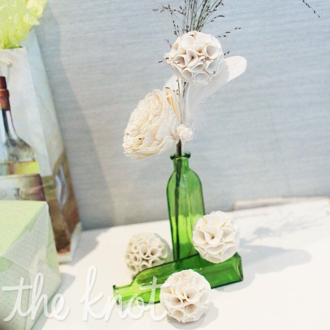 Ways to Incorporate Sola Wood Flowers Into Your Wedding Centerpieces