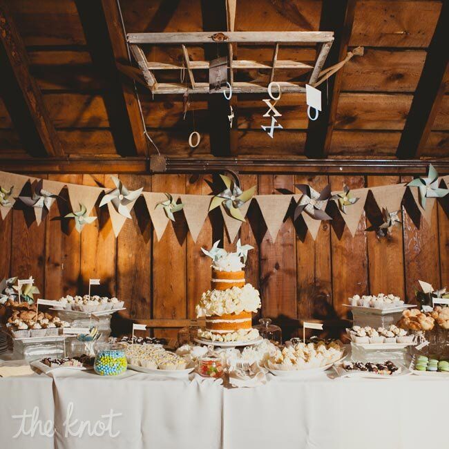 Rustic Wedding  Cake  Display 