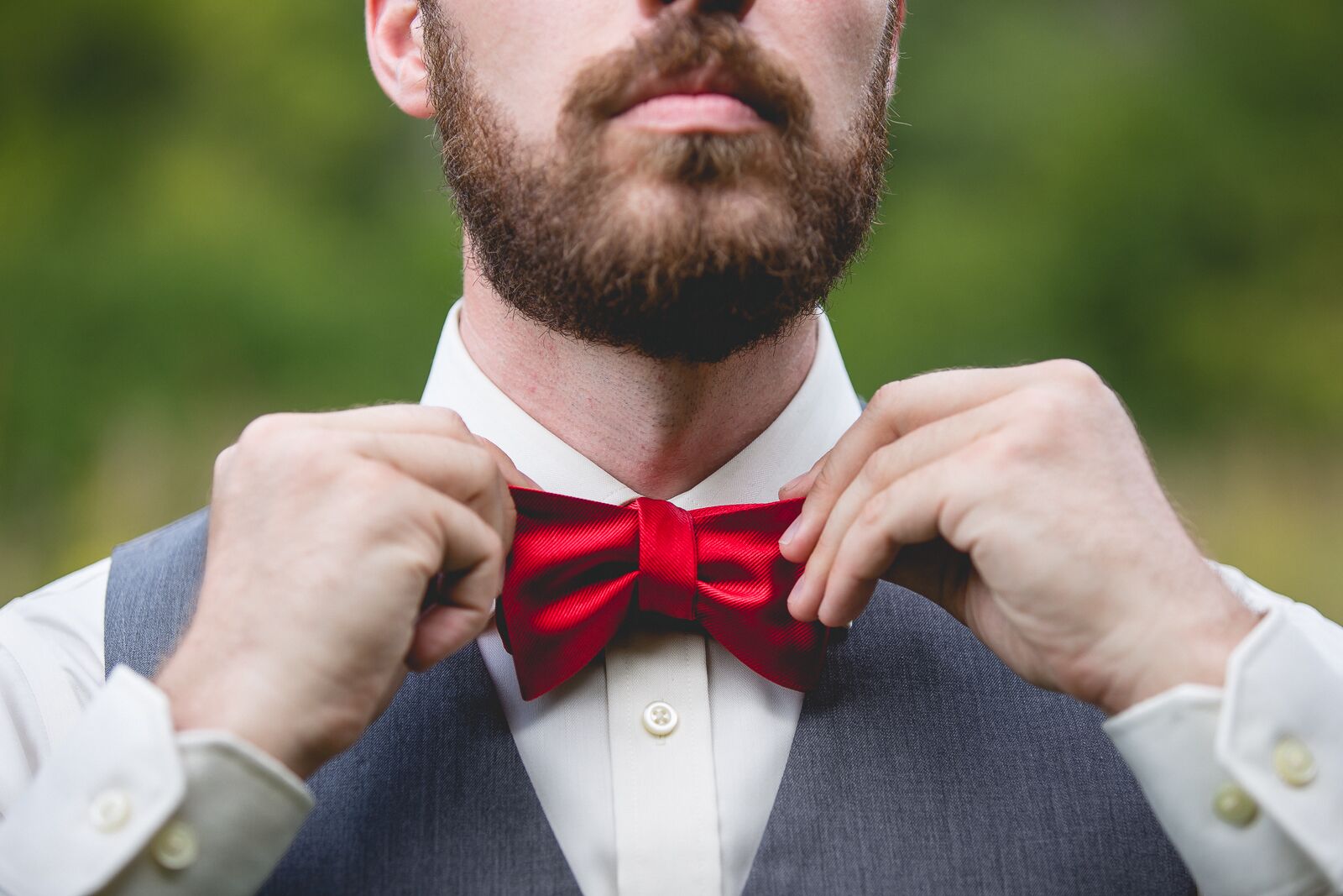 White shirt best sale red bow tie