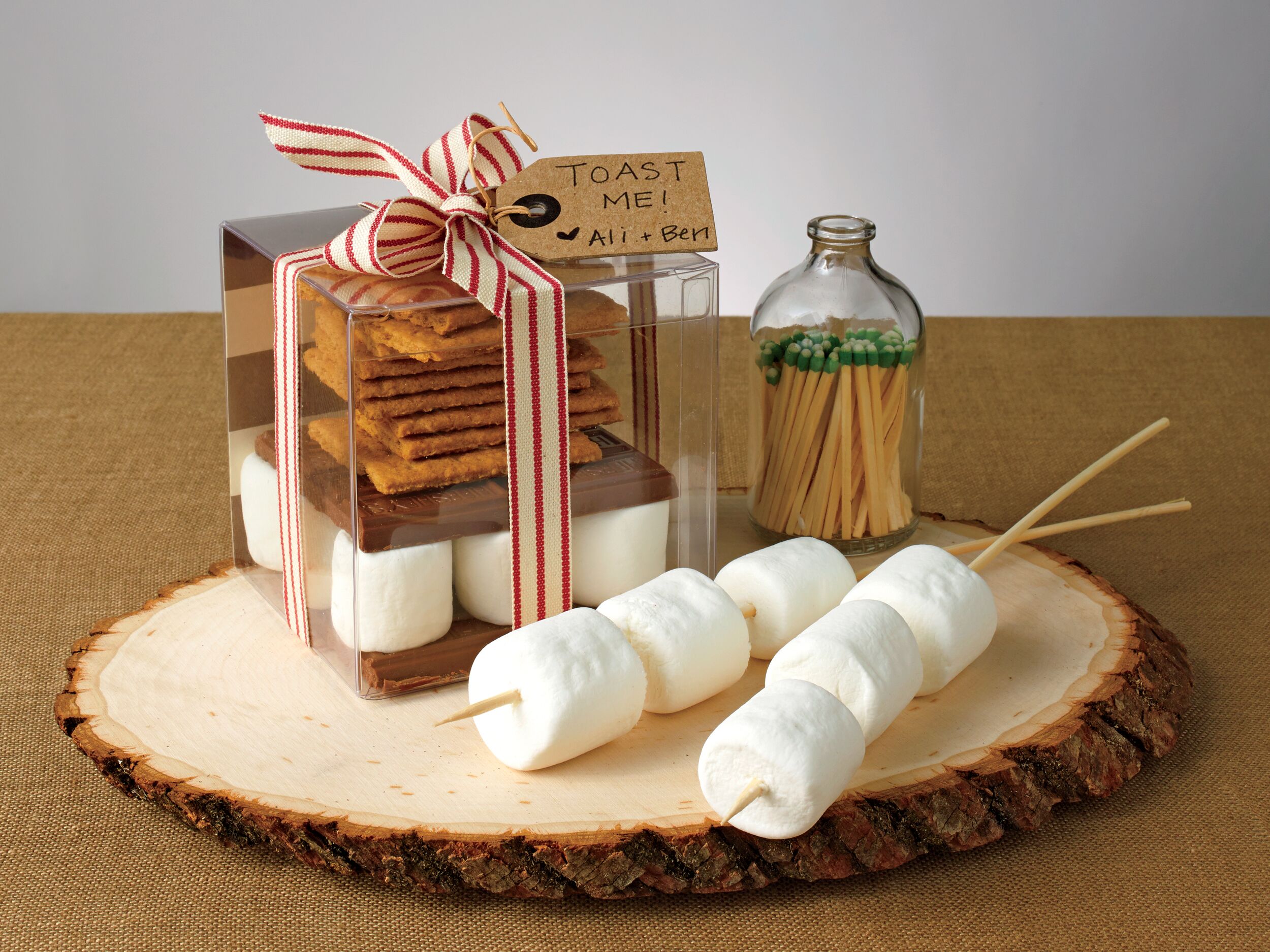 How to DIY a Smores Kit Wedding Favor