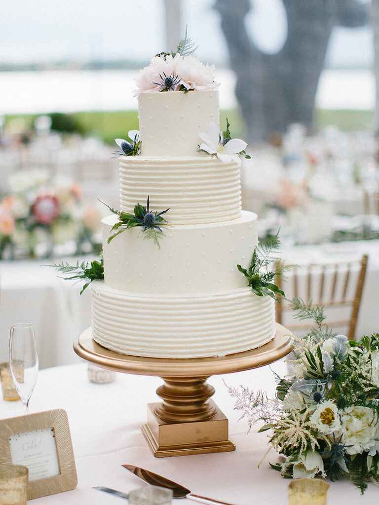 25 Gorgeous Wedding Cakes Ideas With Fresh Flowers