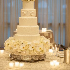 Gold wedding cake monogram