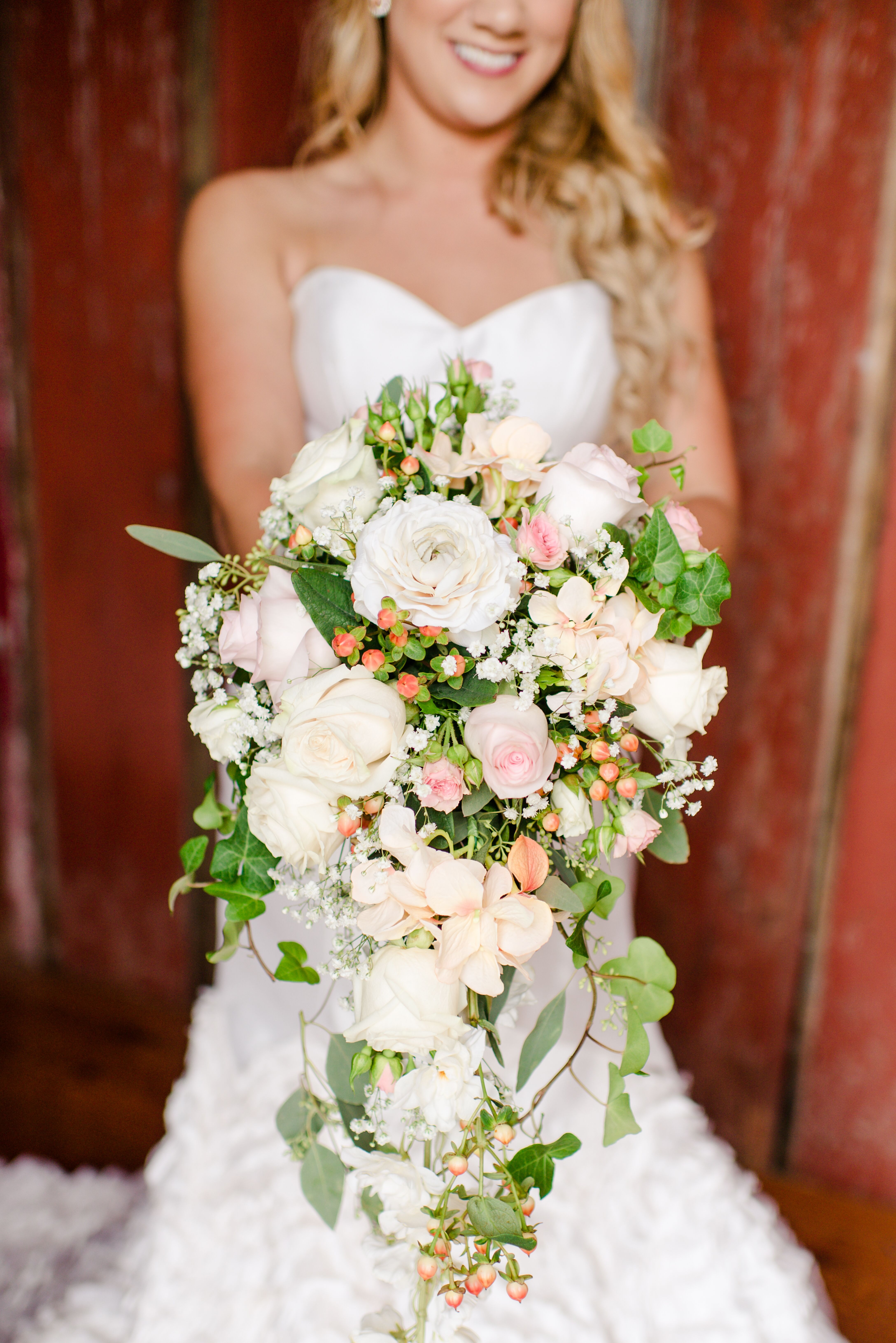 Rustic Cascading Bridal Bouquet 0480